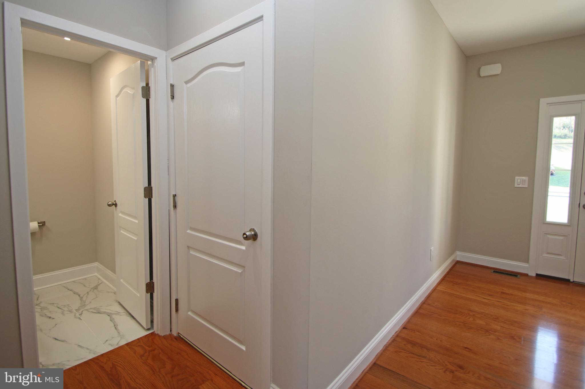 2060 WILLOW HILL DRIVE