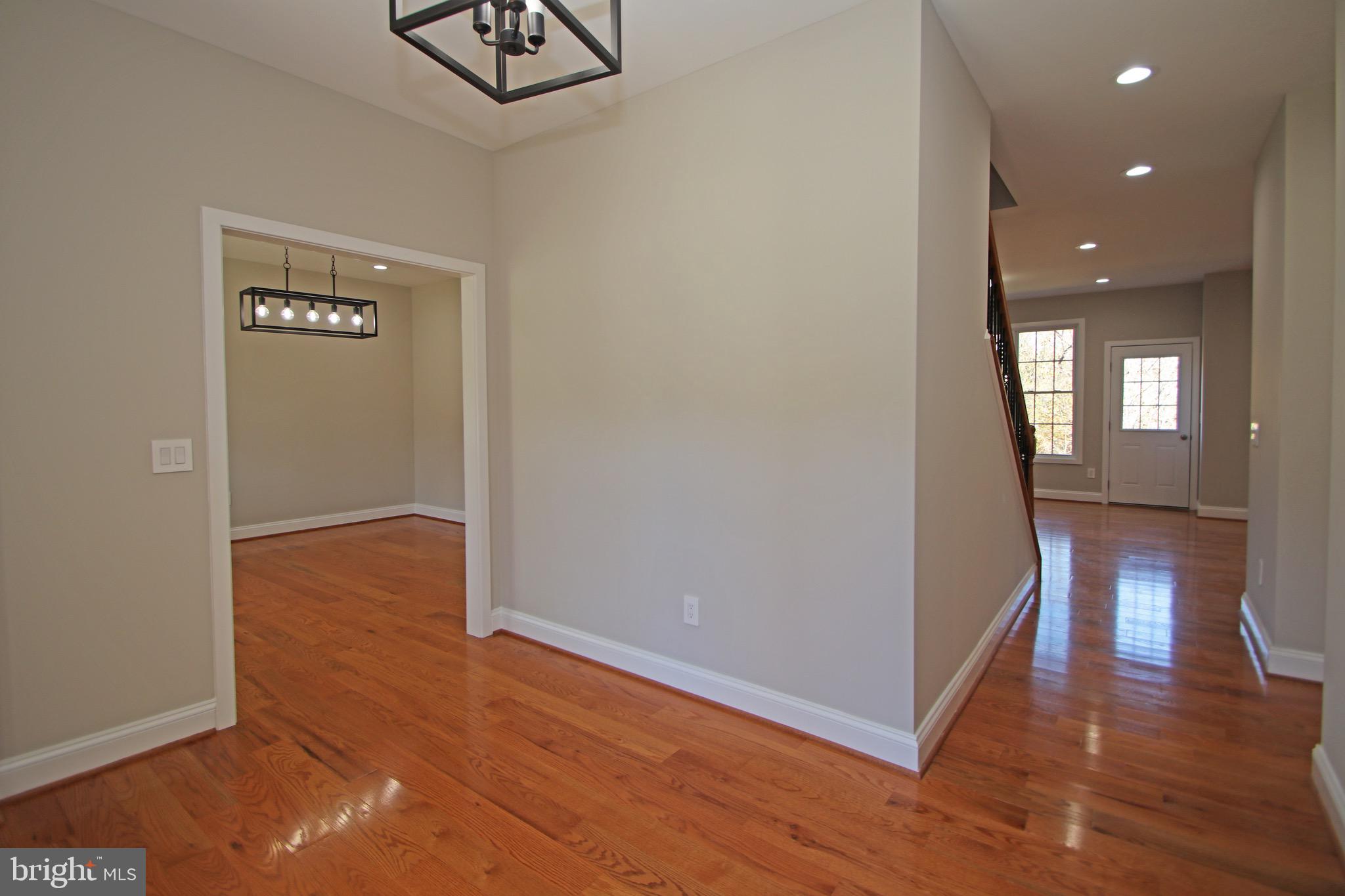 2060 WILLOW HILL DRIVE