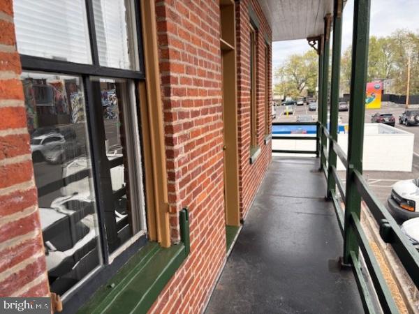 ROYAL SQUARE - Residential Lease