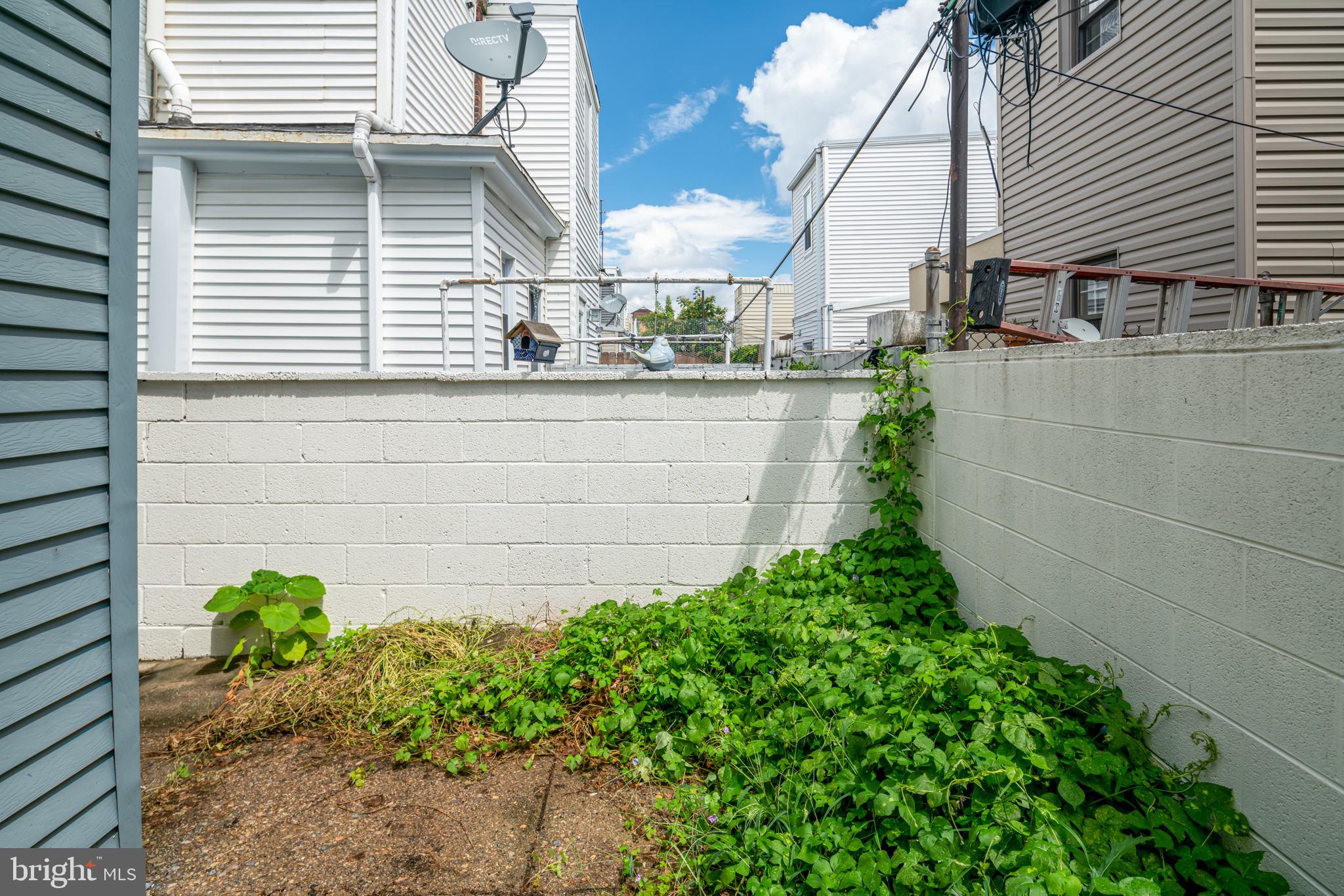 PORT RICHMOND - Residential