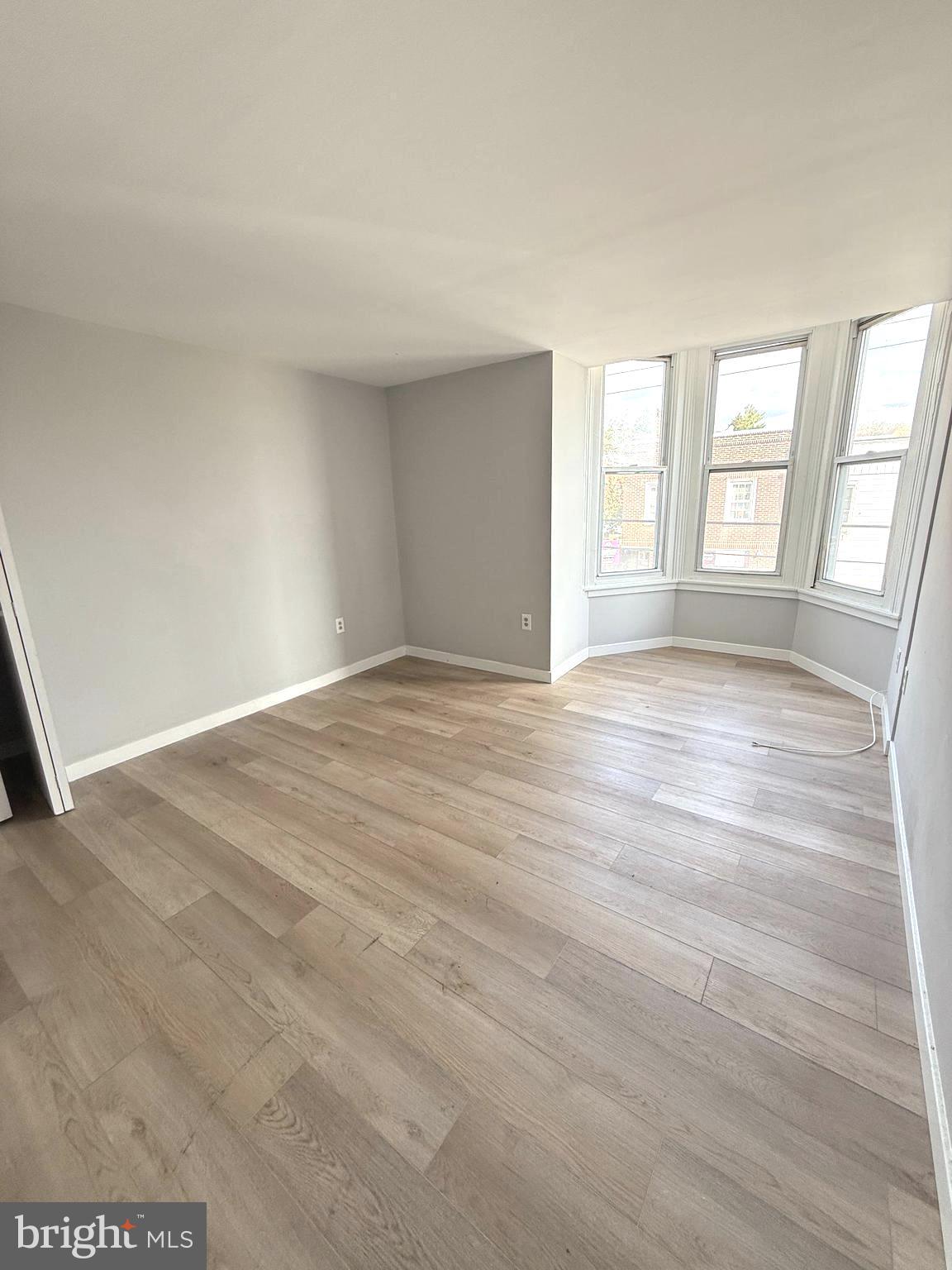 EAST FALLS - Residential Lease