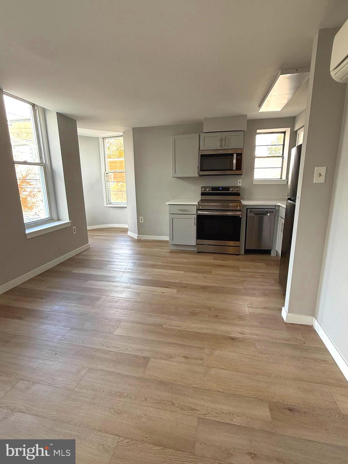 EAST FALLS - Residential Lease