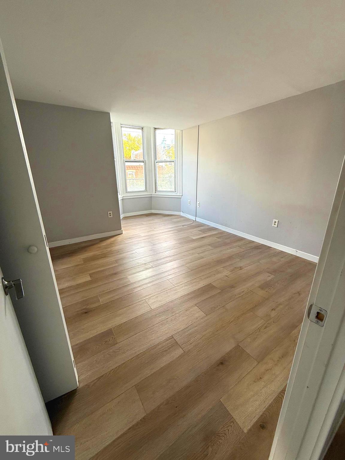 EAST FALLS - Residential Lease