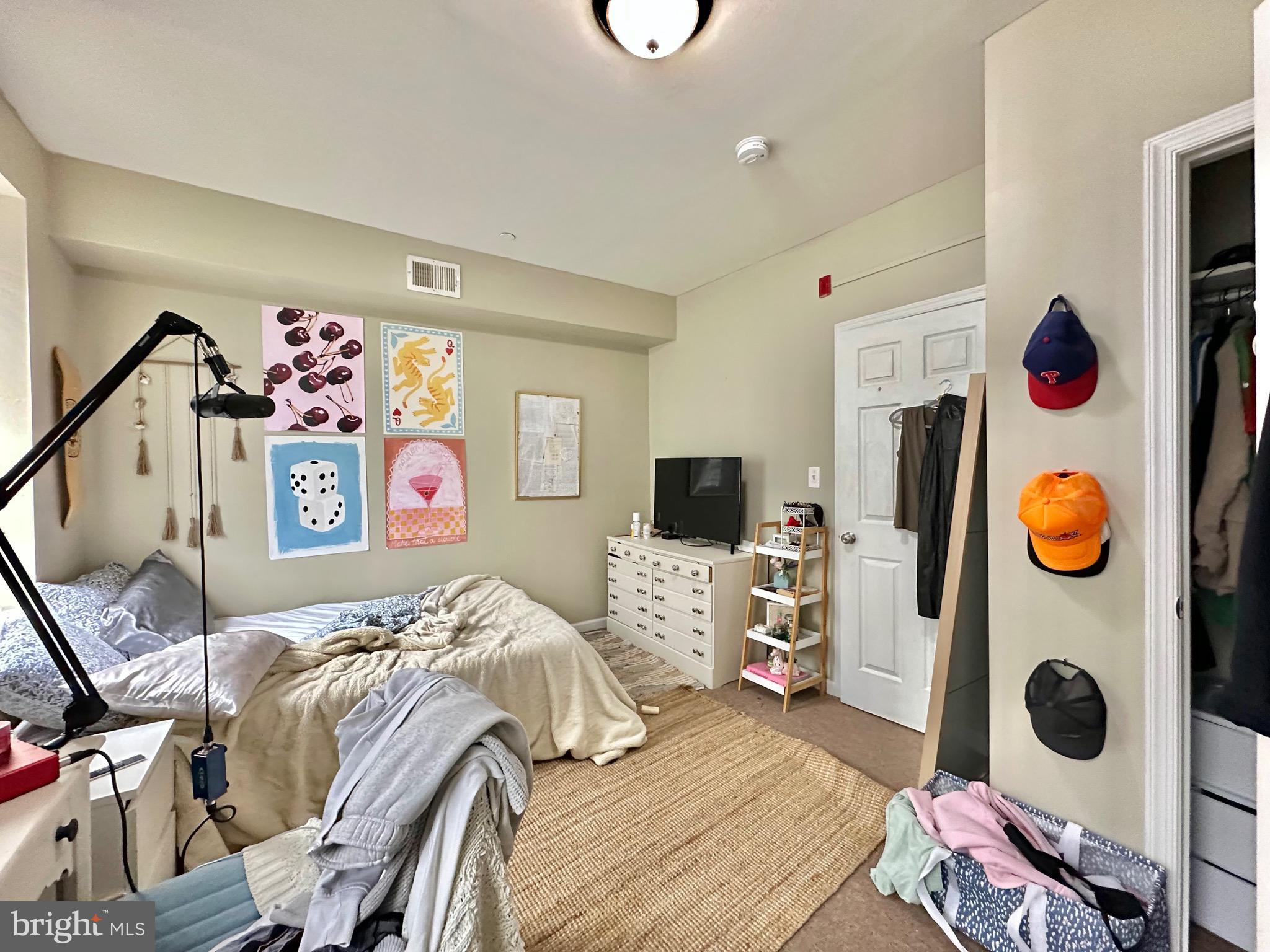 TEMPLE UNIVERSITY - Residential Lease