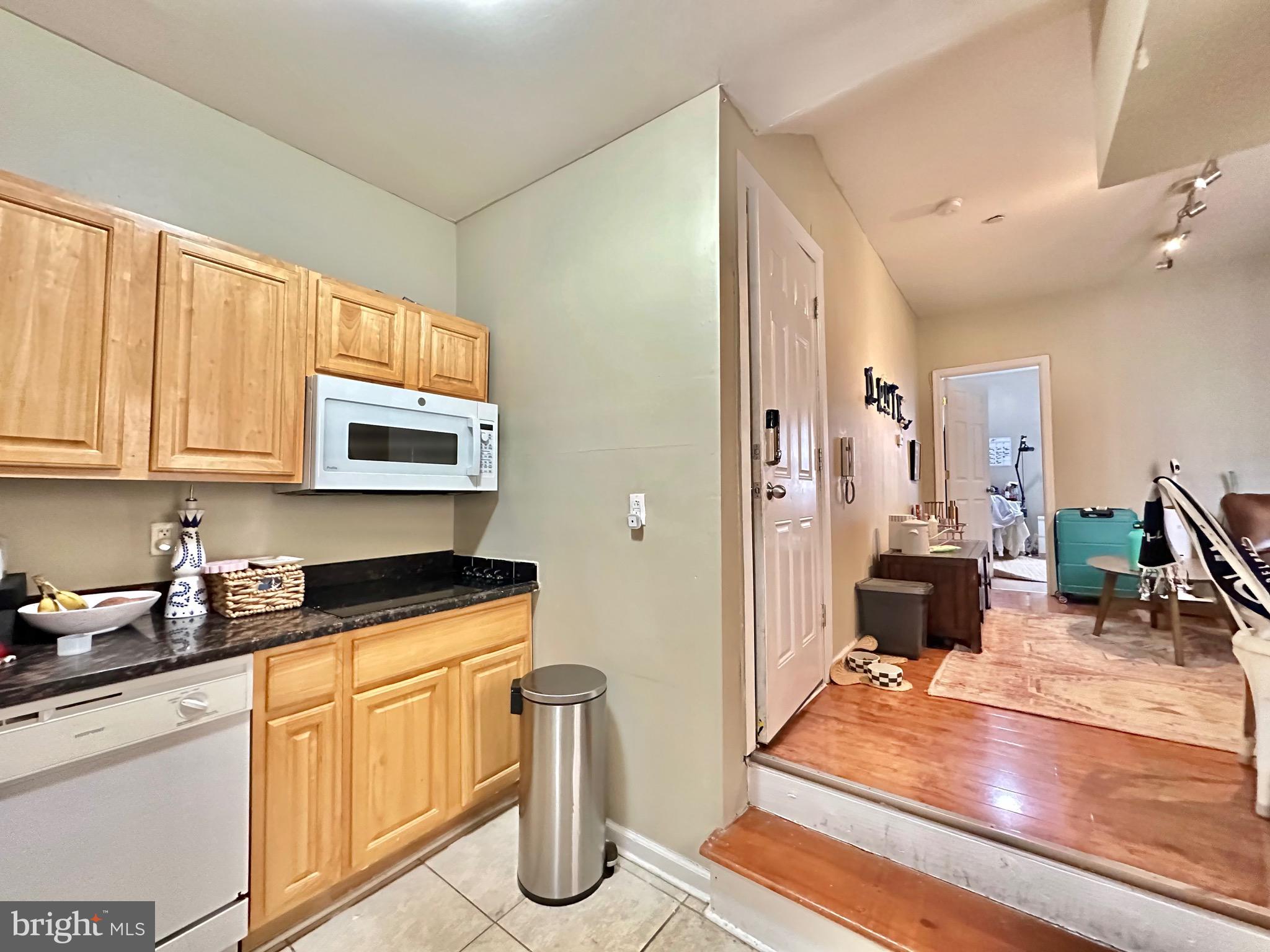 TEMPLE UNIVERSITY - Residential Lease