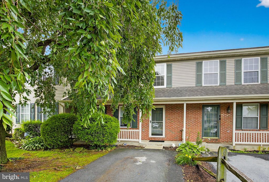 Photo of 104 Chelmsford Drive, MARIETTA, PA 17547 (MLS # PALA2073158)