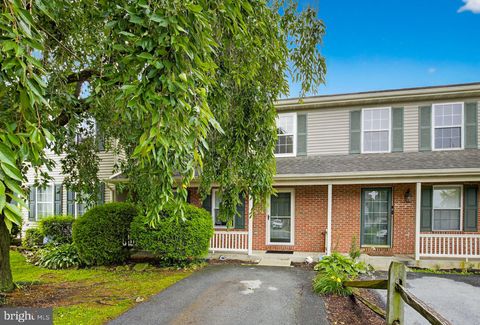 Photo of 104 Chelmsford Drive, MARIETTA, PA 17547 (MLS # PALA2073158)