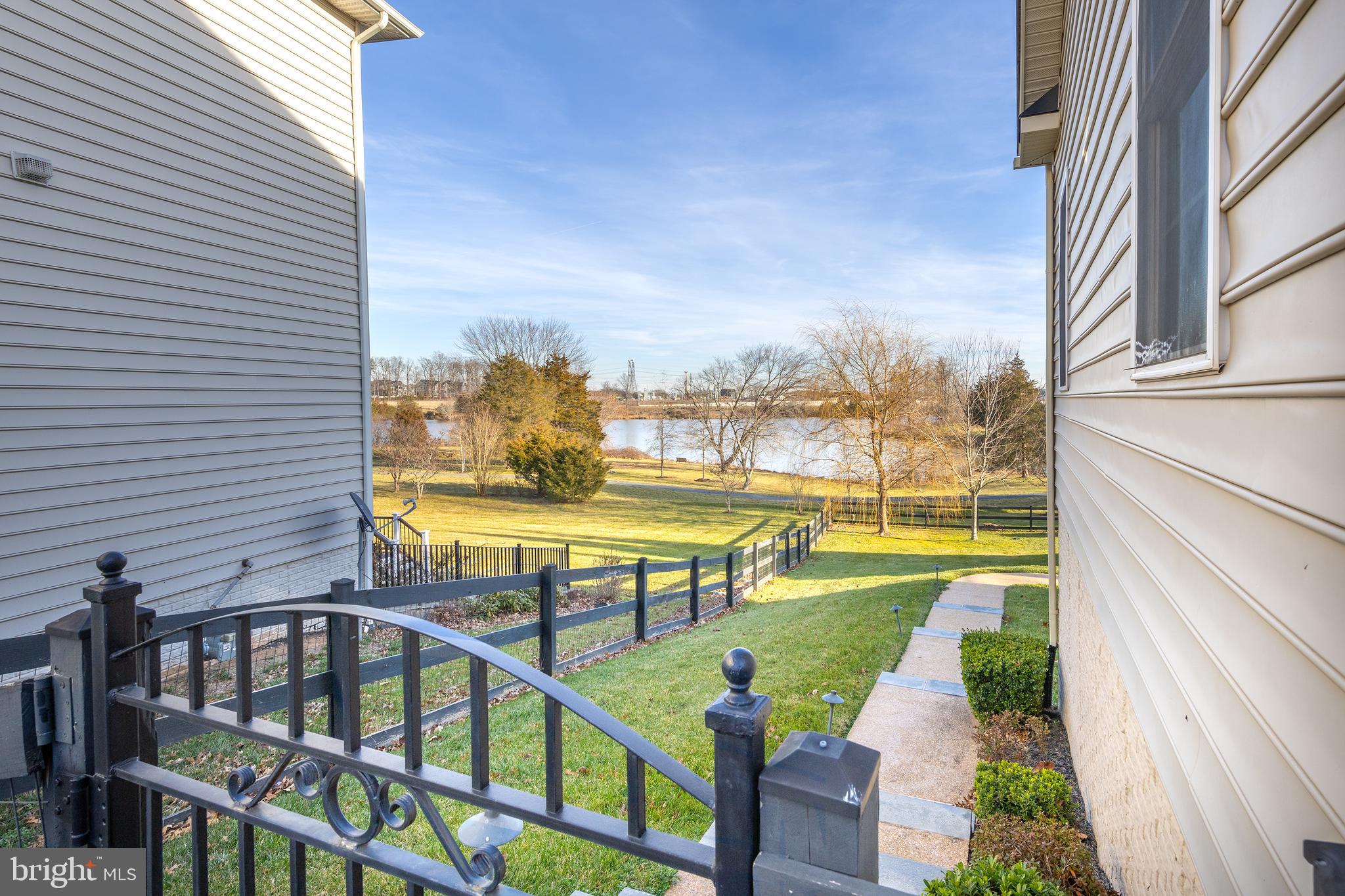 MEADOWS 2 - Residential