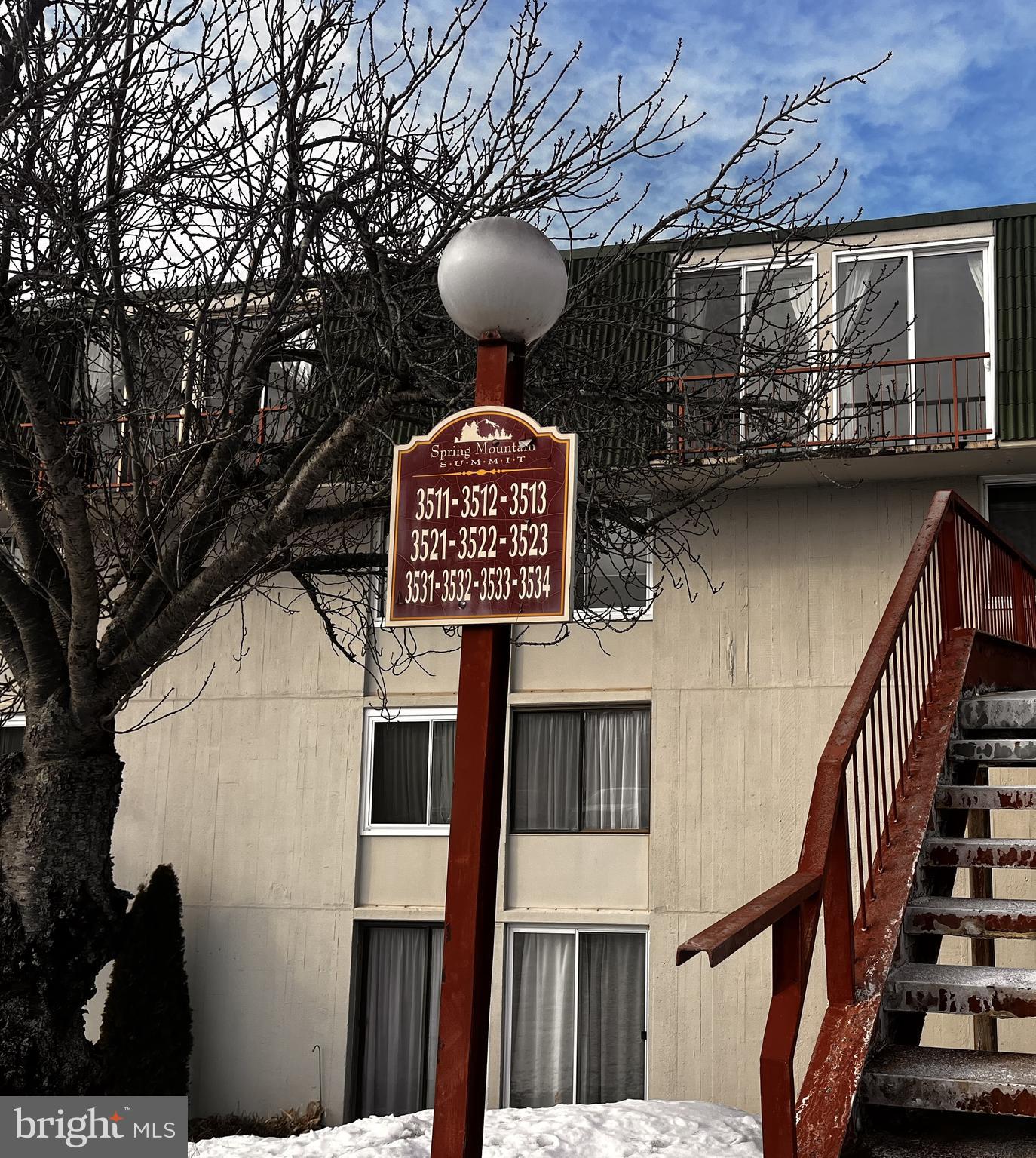 SPRING MOUNT SUMMI - Residential