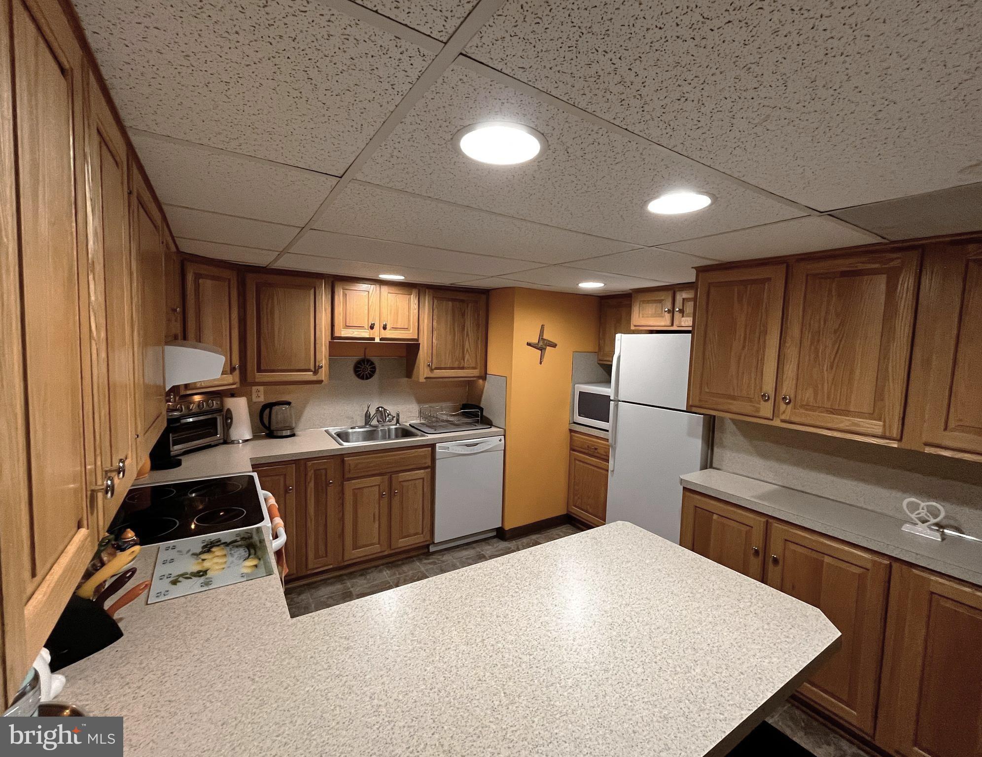 SPRING MOUNT SUMMI - Residential