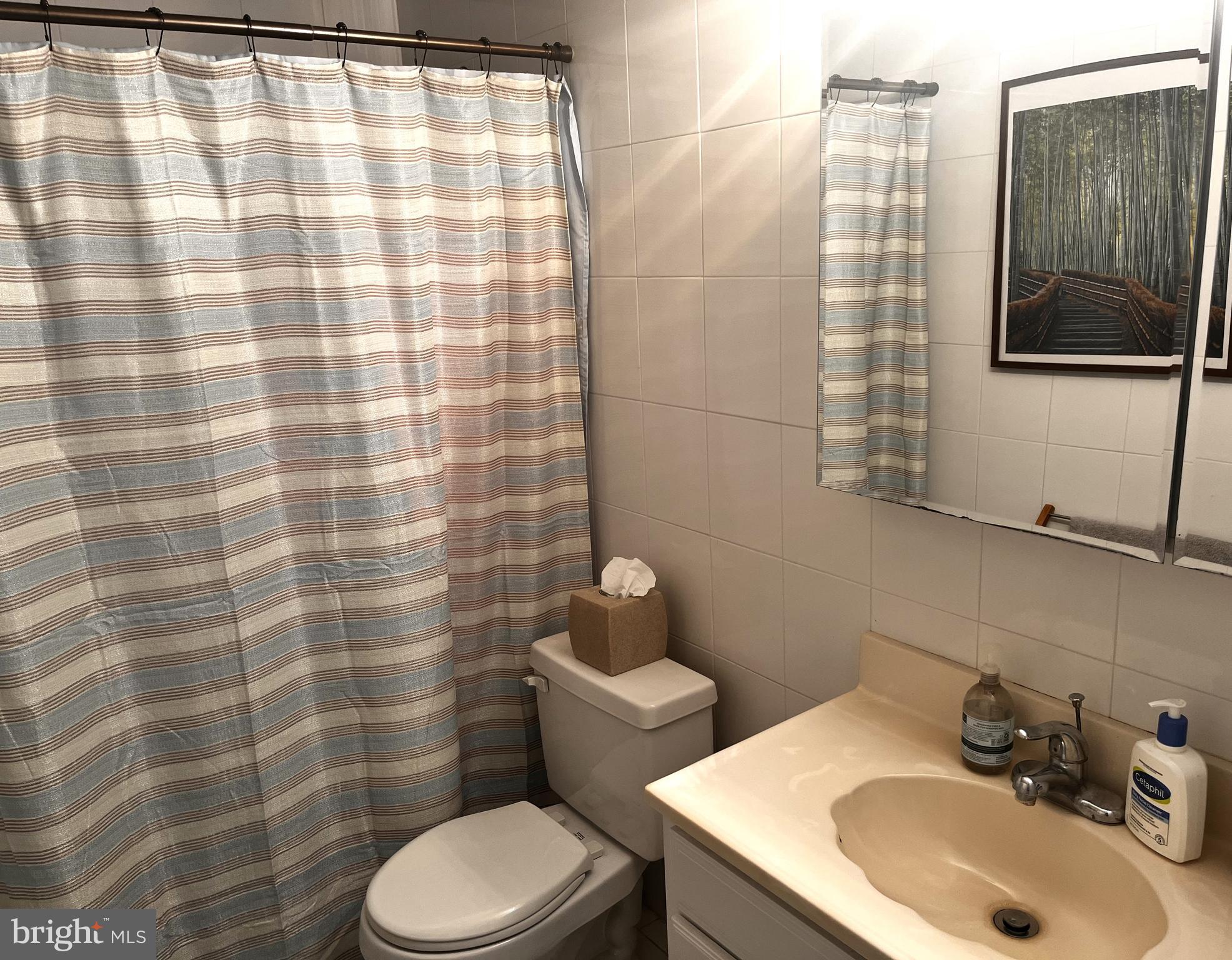 SPRING MOUNT SUMMI - Residential