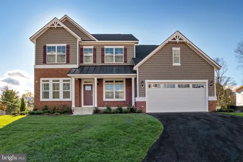 8753 Southern Oaks Place, Lorton, VA MLS: VAFX2285972