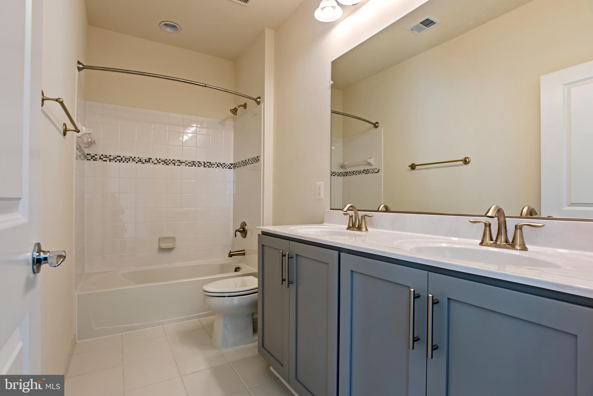 SOUTHERN OAKS - Residential