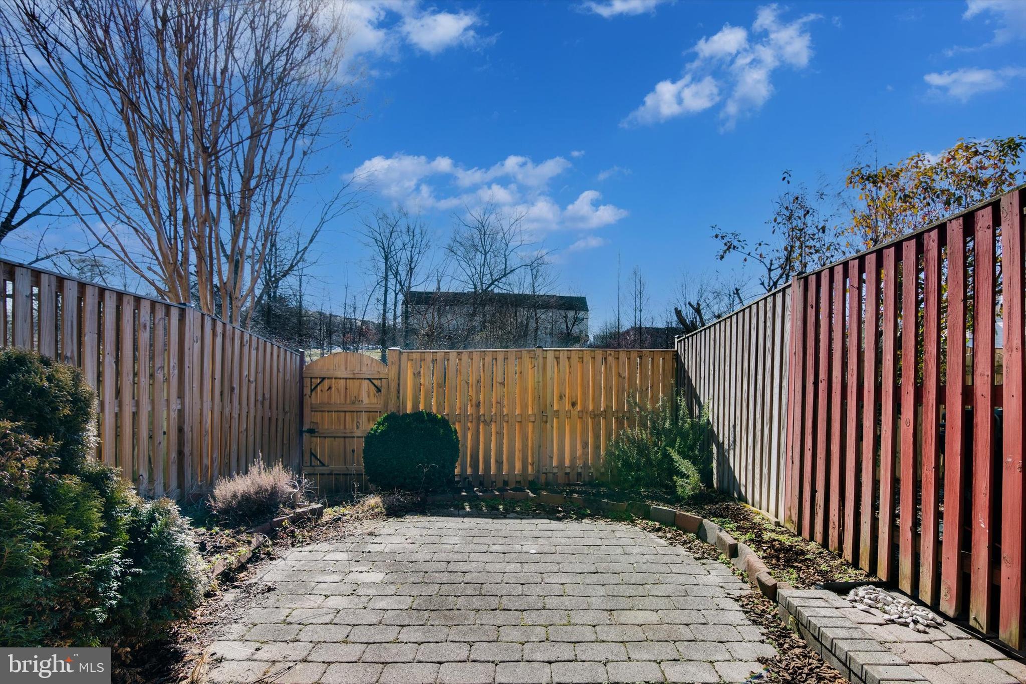 TRAILSIDE - Residential Lease