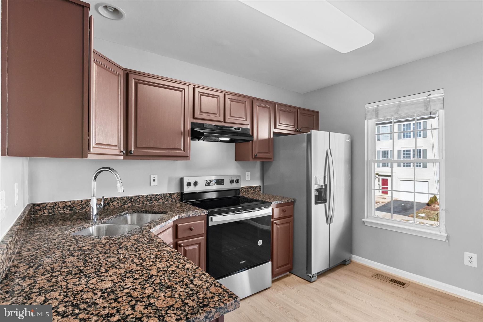 TRAILSIDE - Residential Lease