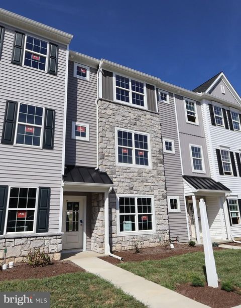2457 SPRING WATER CIRCLE 112 LANCASTER PA 17601