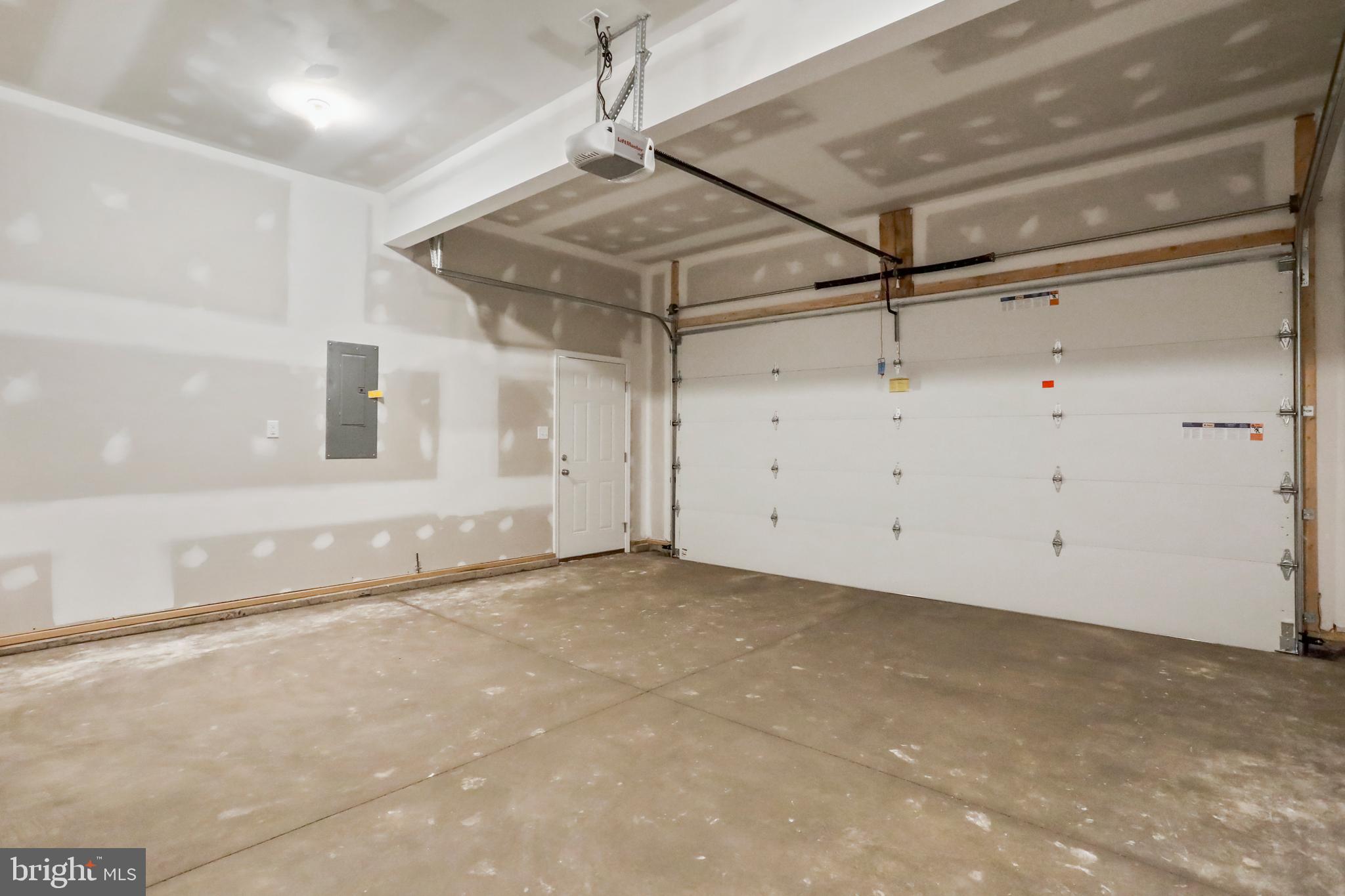 MIDDLE CREEK VISTAS - Residential