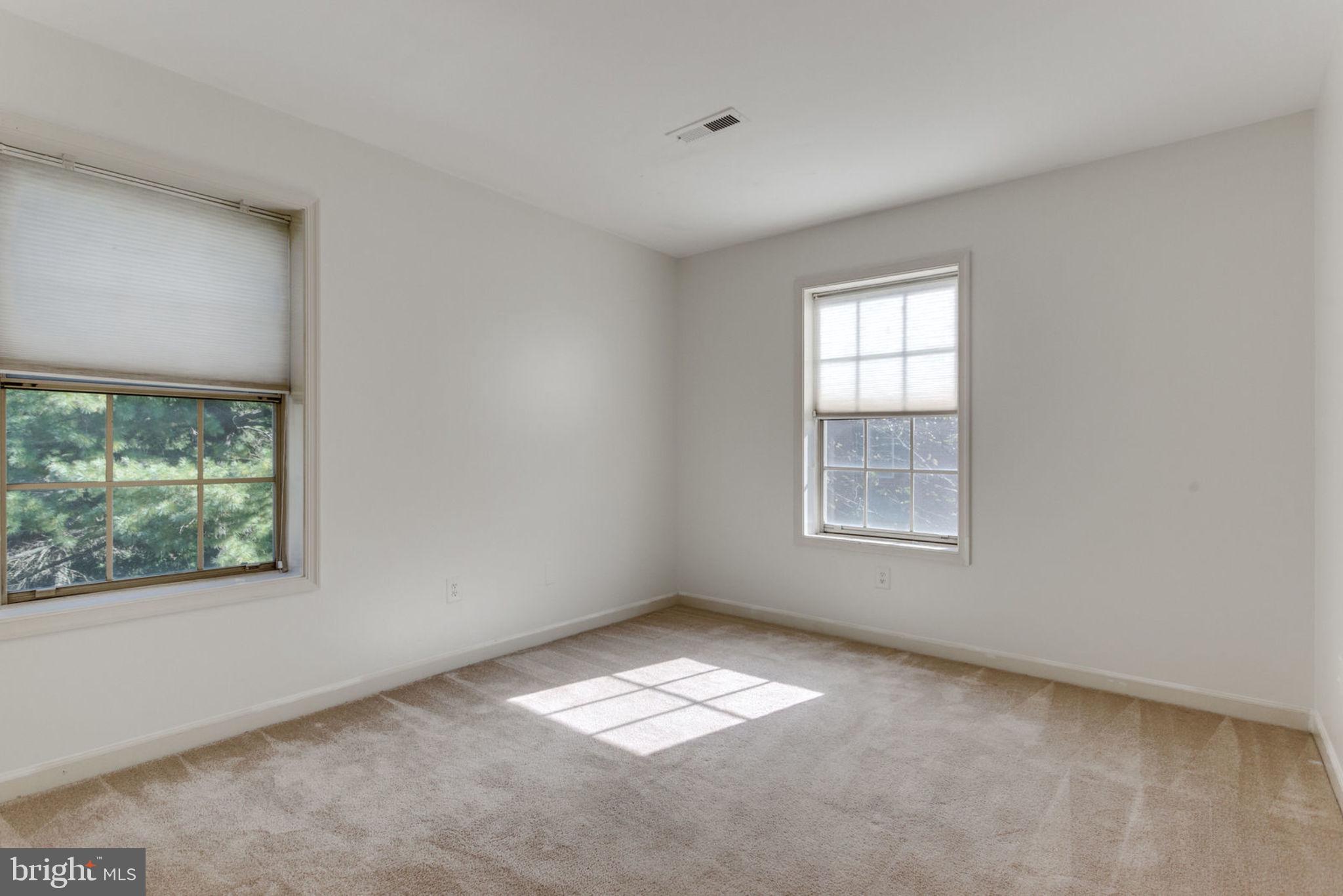 MCLEAN MEWS - Residential Lease