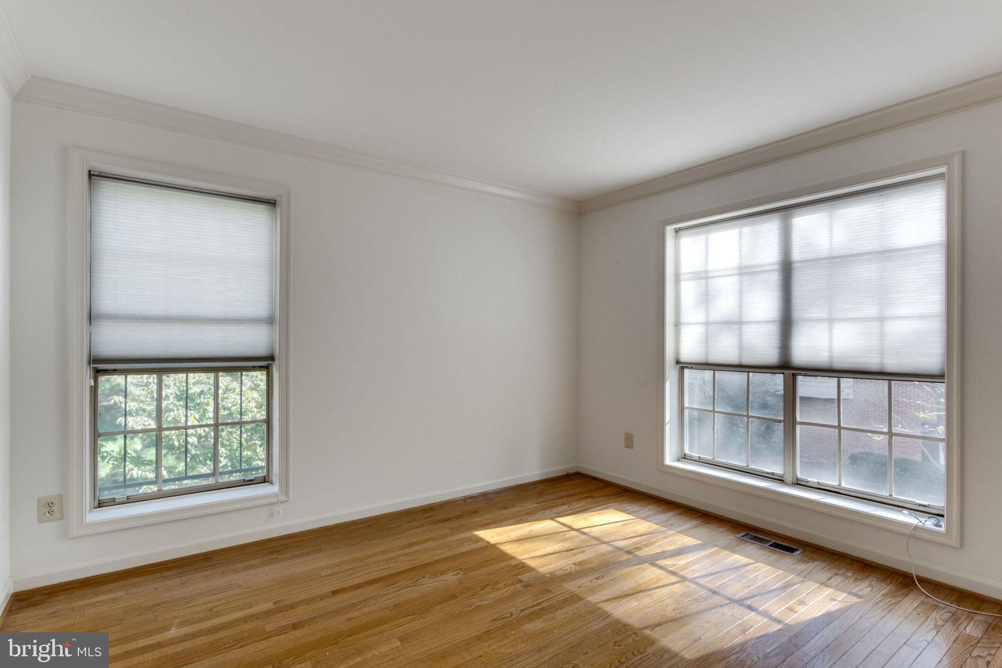 MCLEAN MEWS - Residential Lease