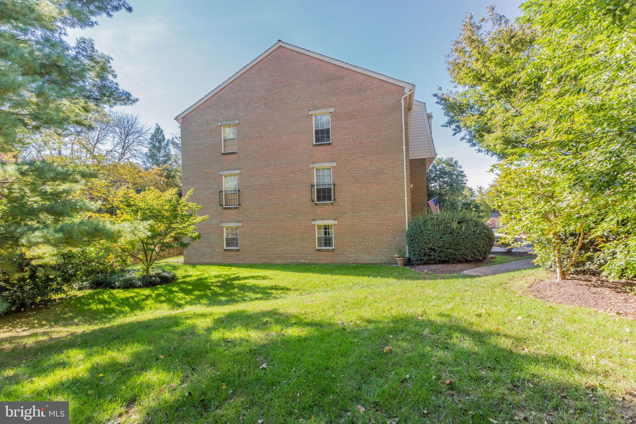 MCLEAN MEWS - Residential Lease