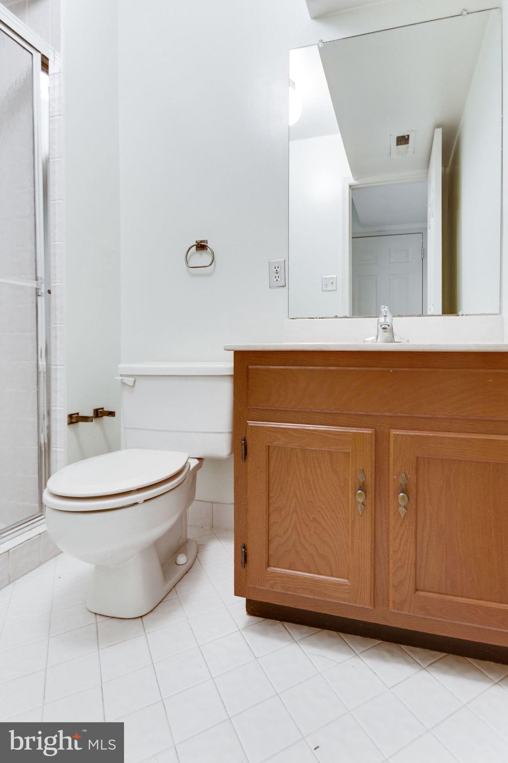 MCLEAN MEWS - Residential Lease