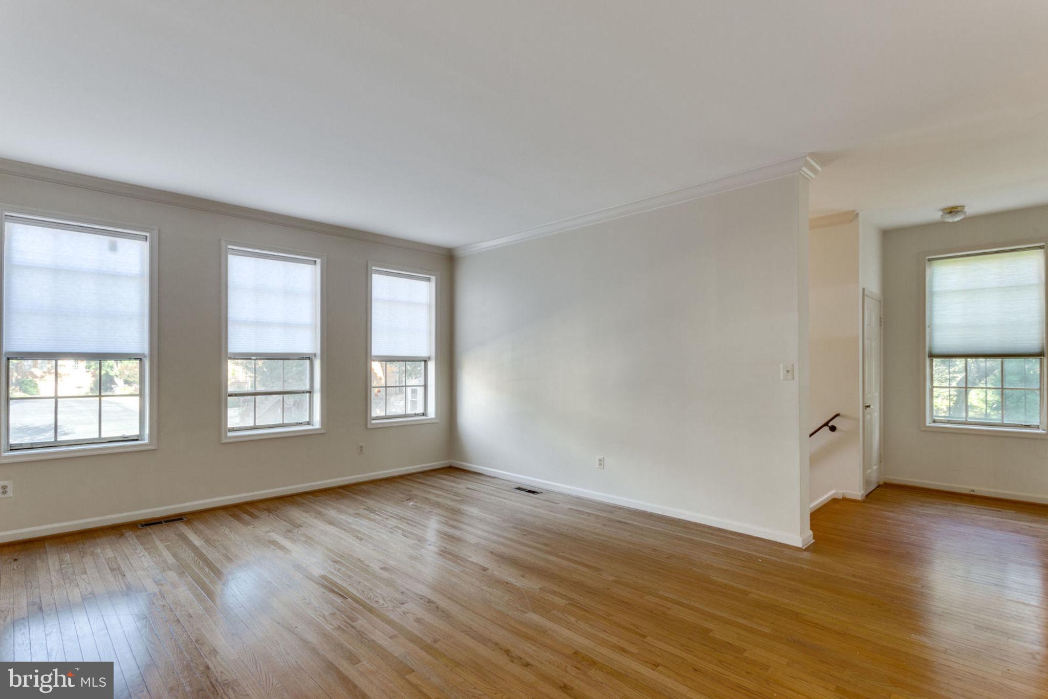 MCLEAN MEWS - Residential Lease