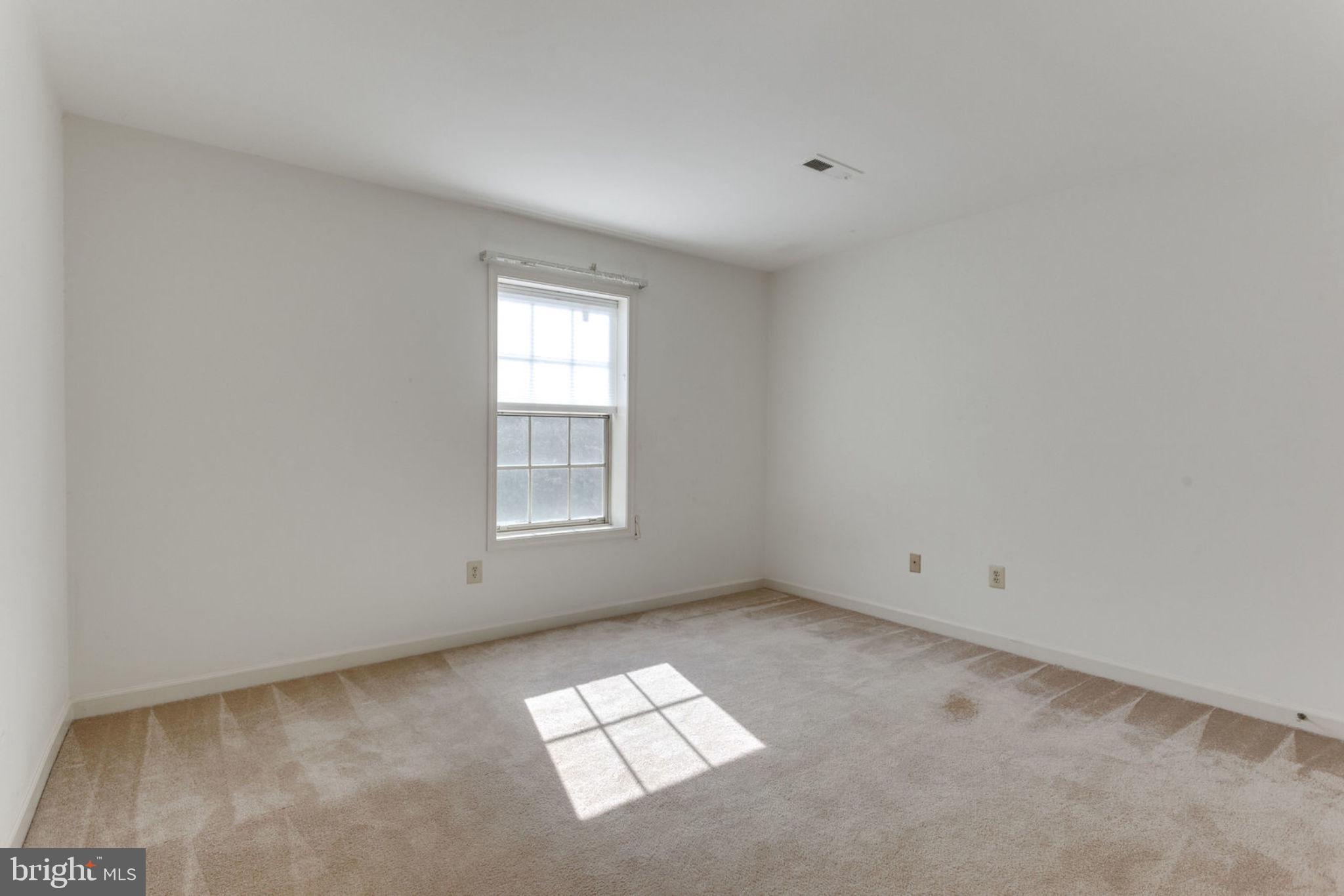 MCLEAN MEWS - Residential Lease