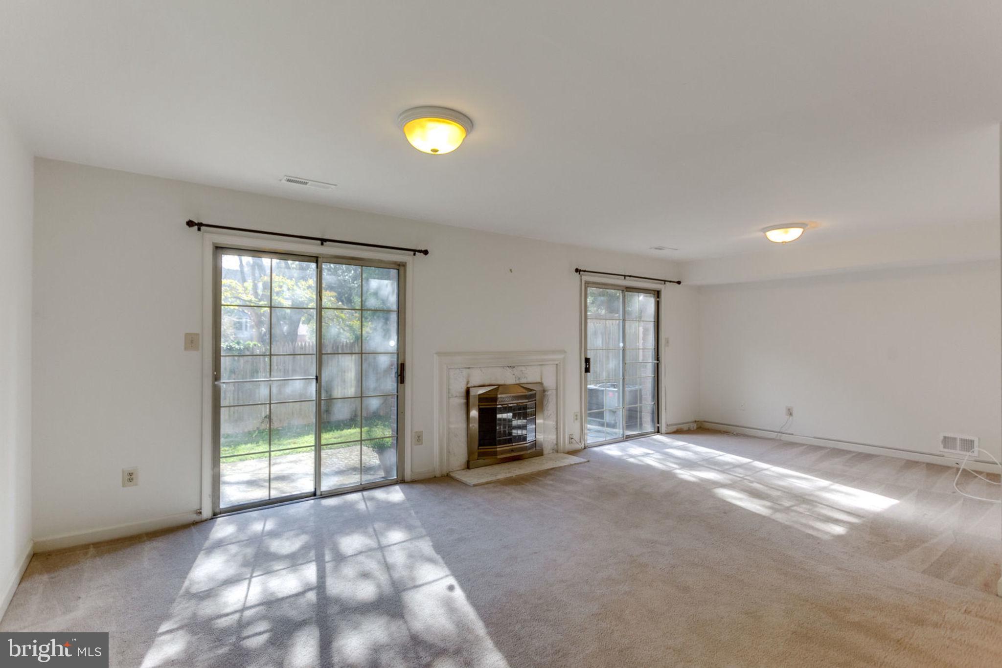 MCLEAN MEWS - Residential Lease