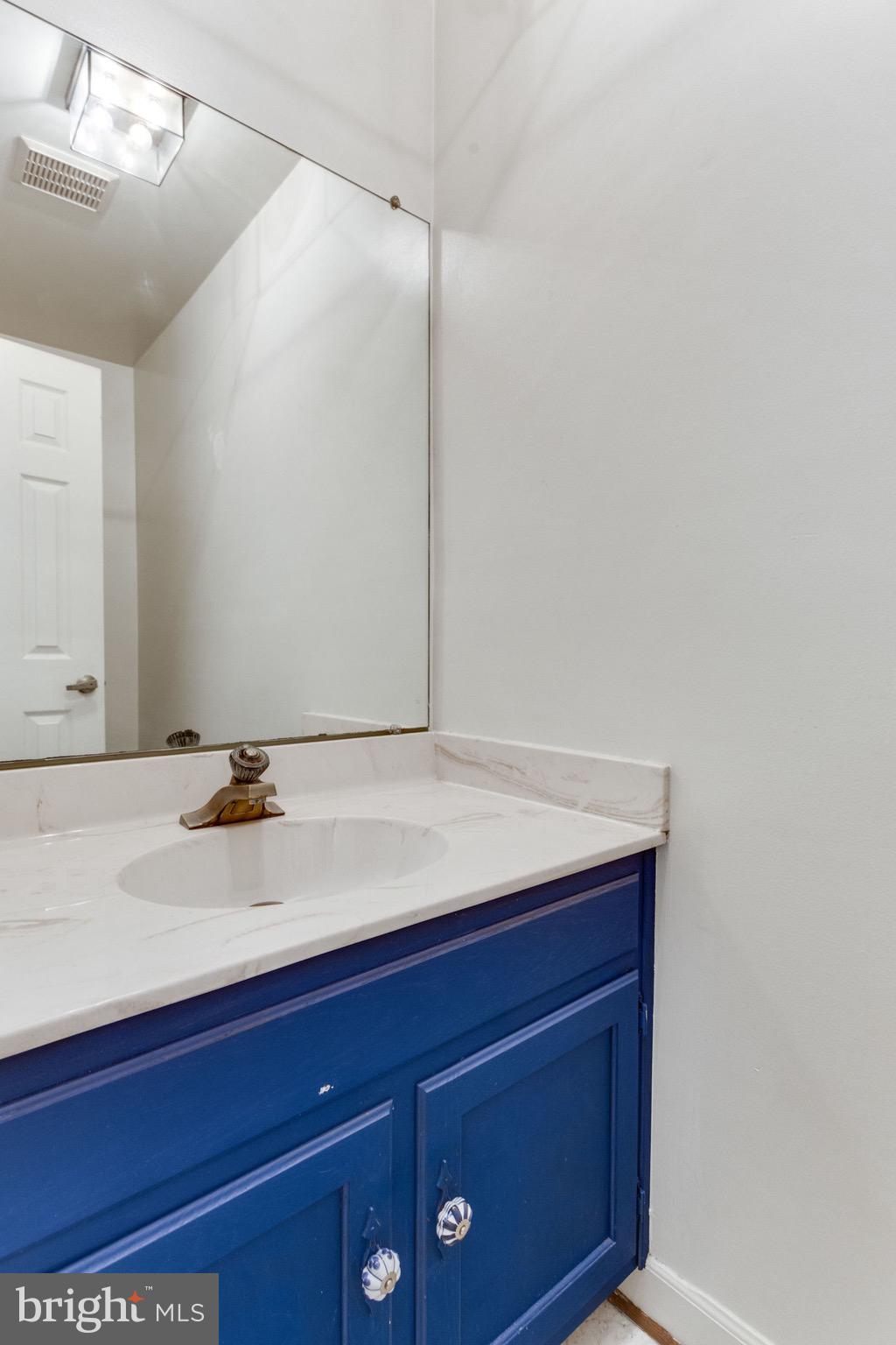 MCLEAN MEWS - Residential Lease