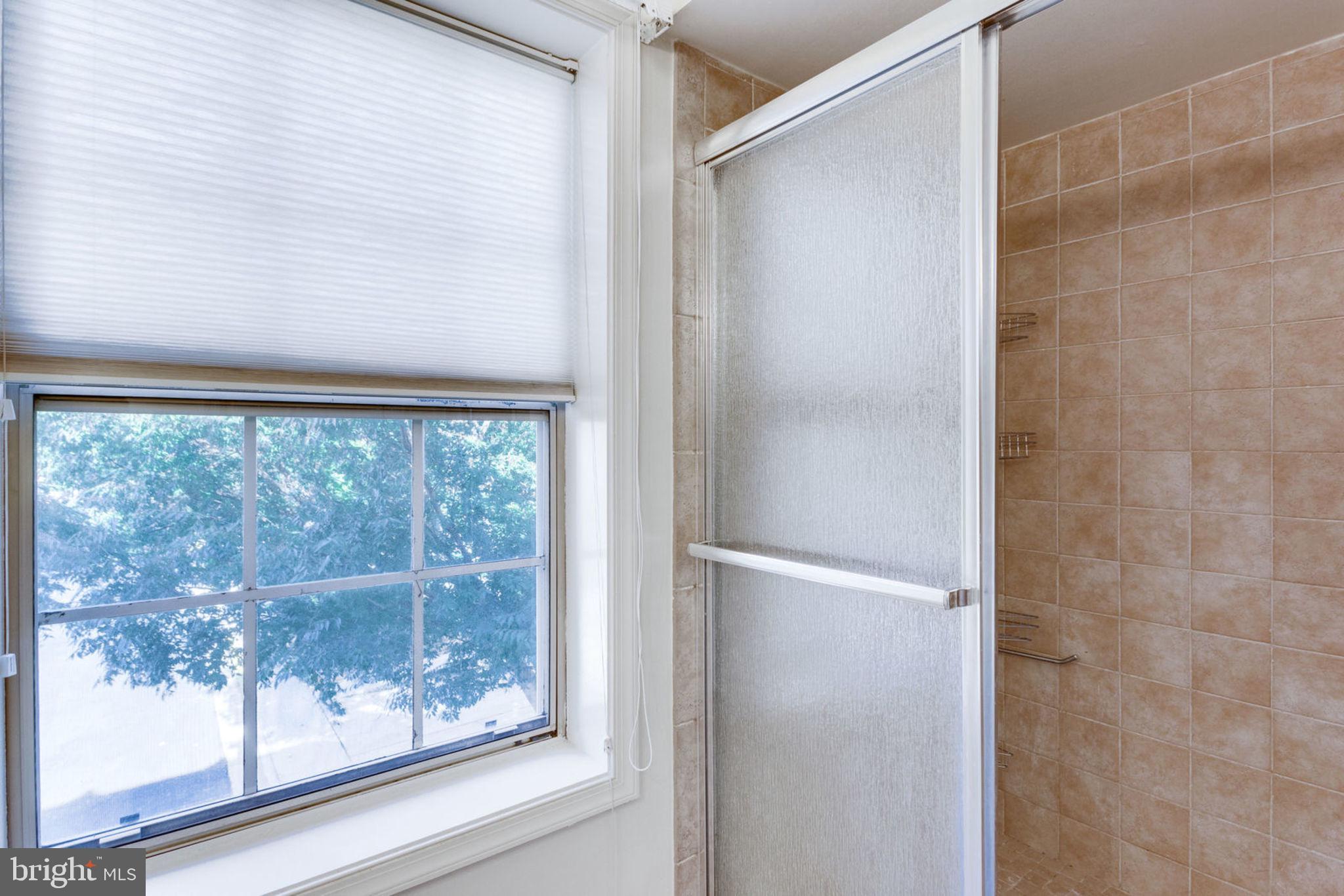 MCLEAN MEWS - Residential Lease