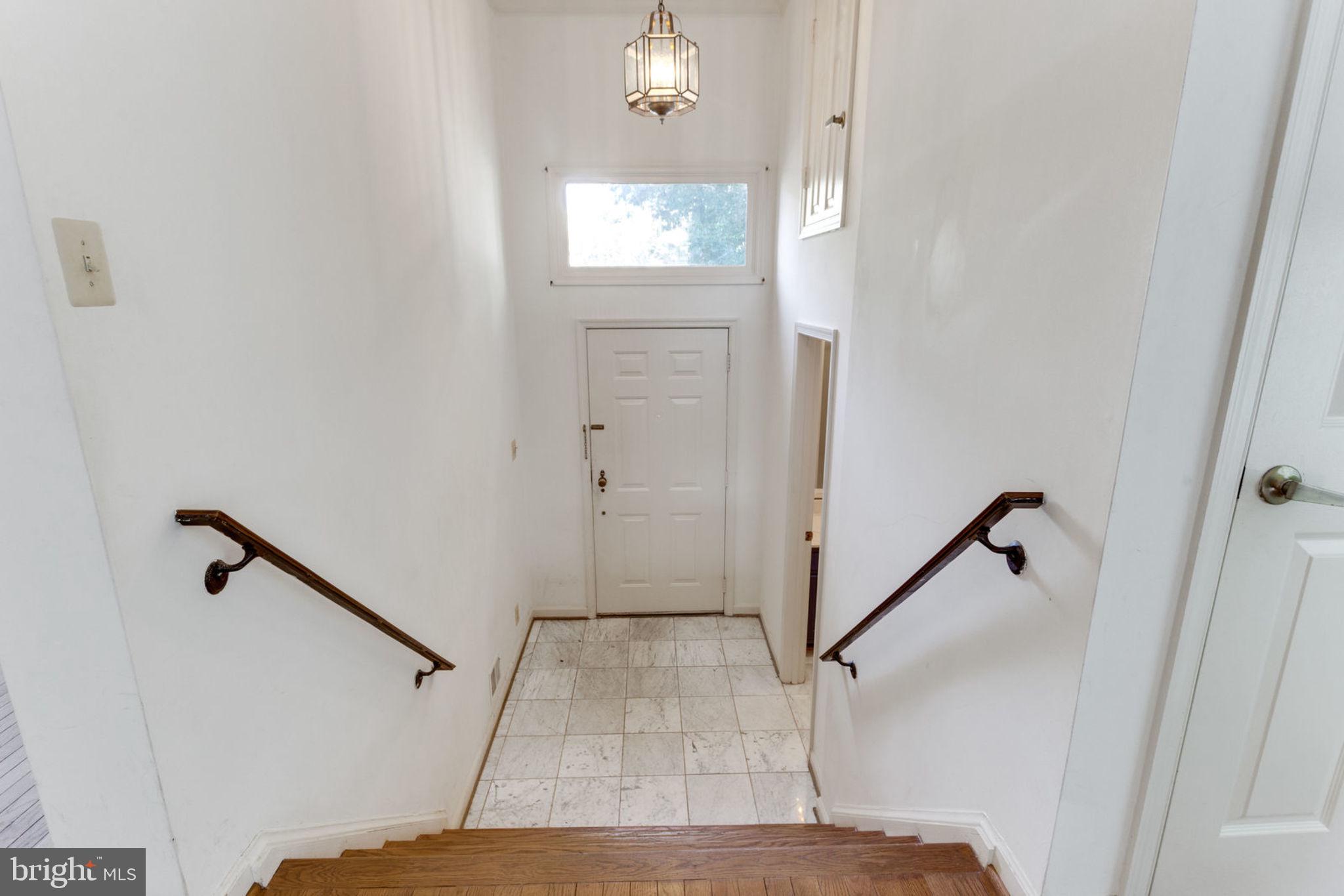 MCLEAN MEWS - Residential Lease