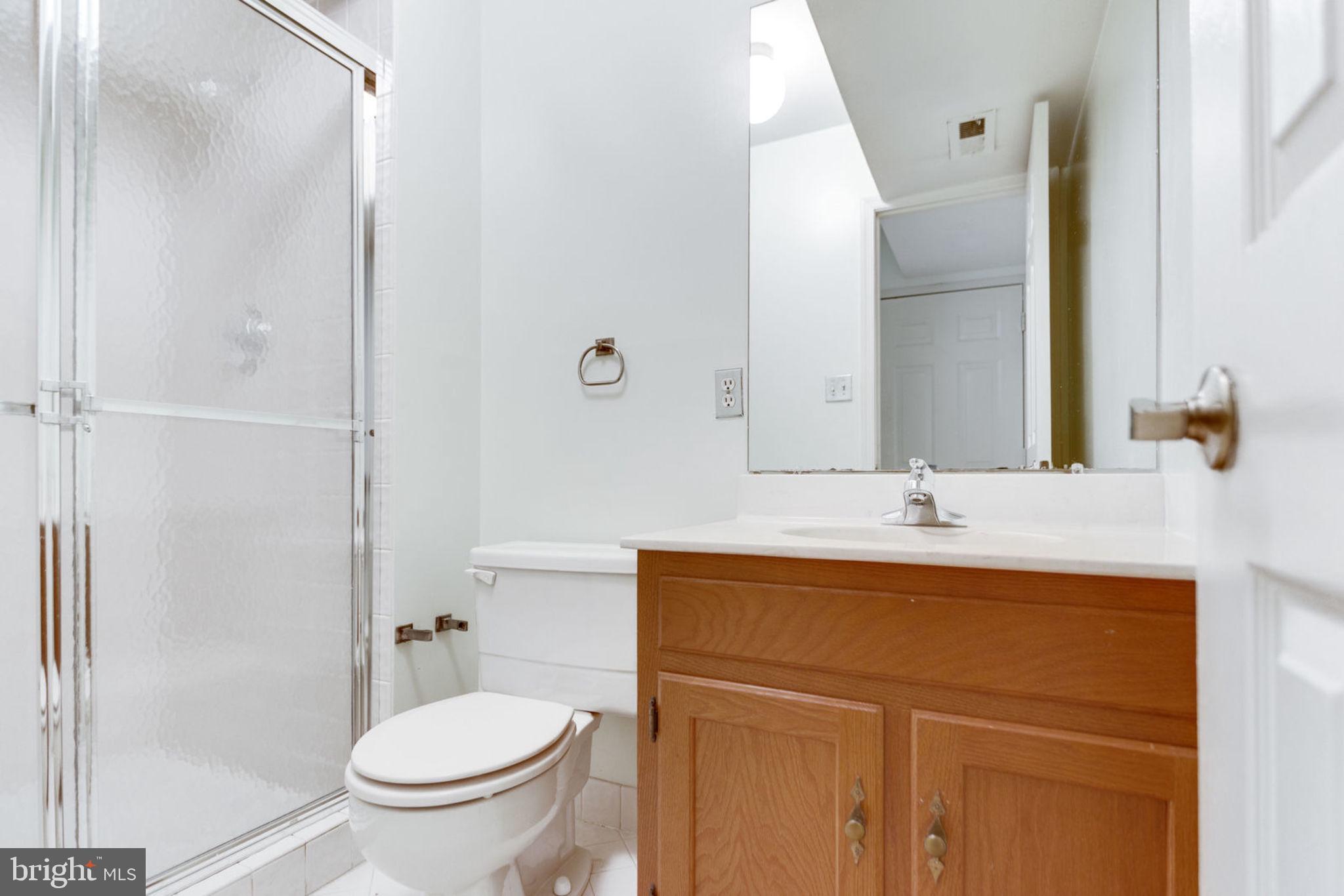 MCLEAN MEWS - Residential Lease