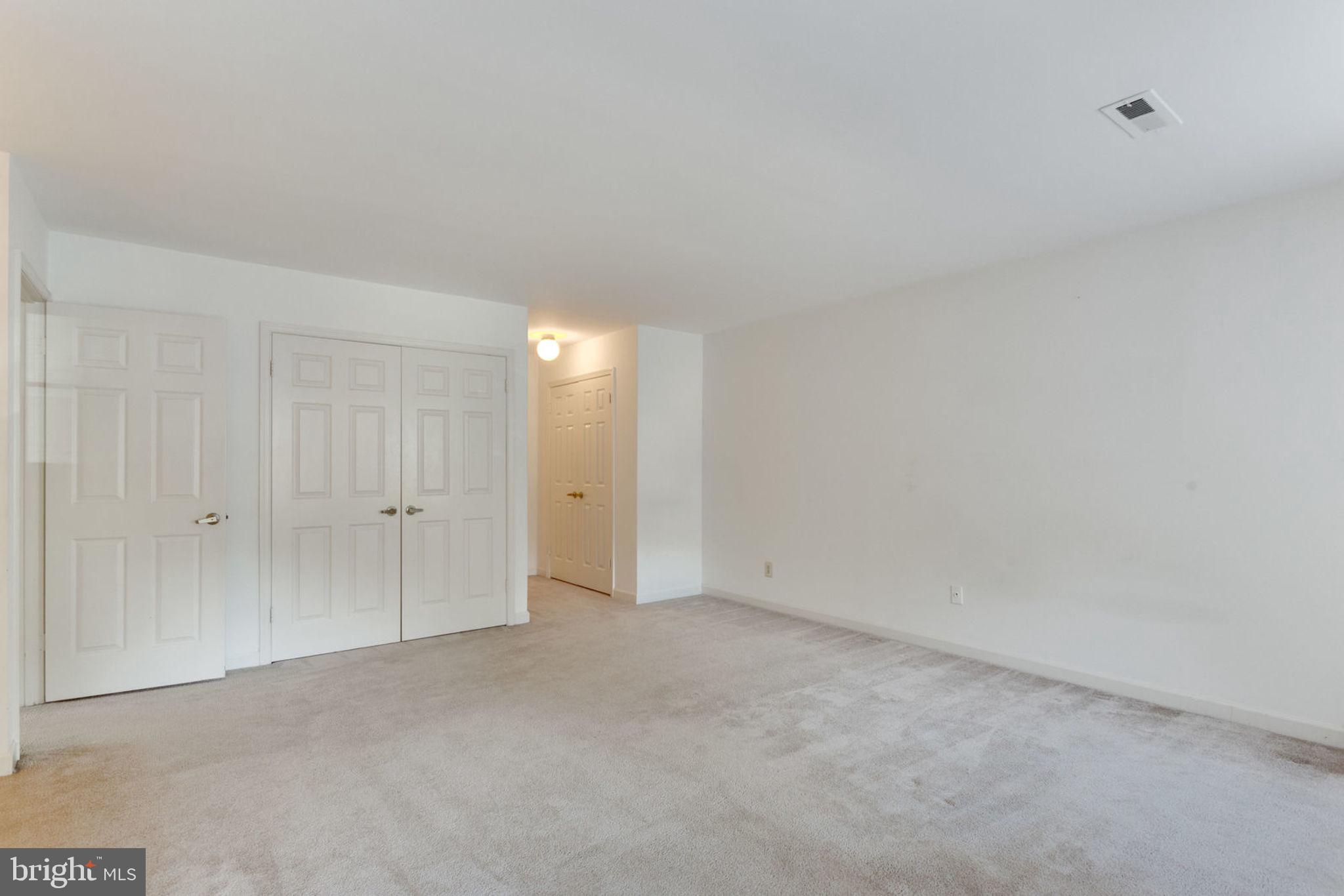 MCLEAN MEWS - Residential Lease