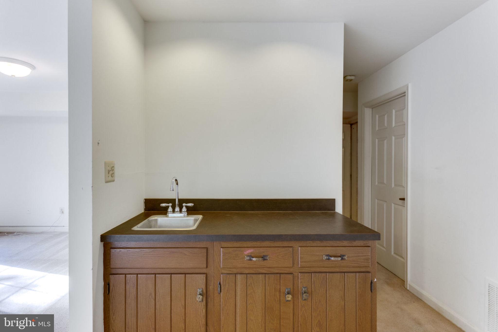 MCLEAN MEWS - Residential Lease