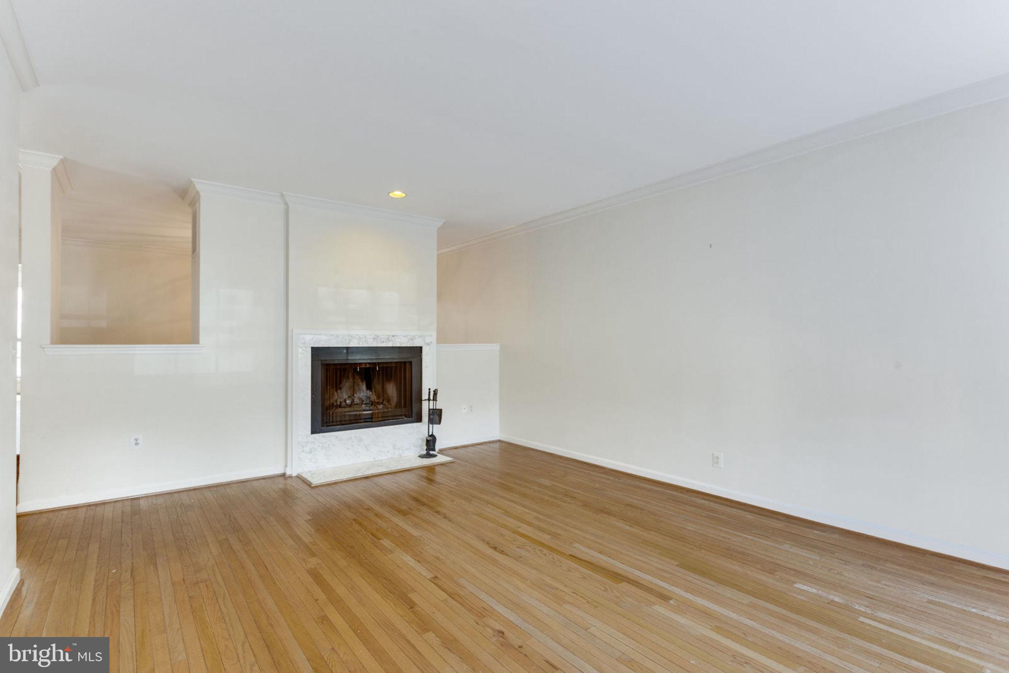 MCLEAN MEWS - Residential Lease