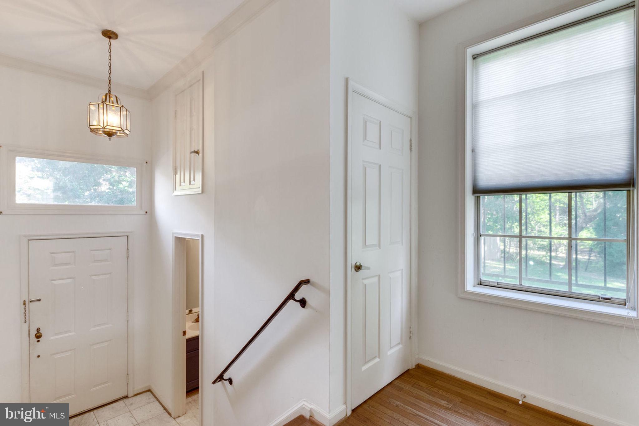 MCLEAN MEWS - Residential Lease