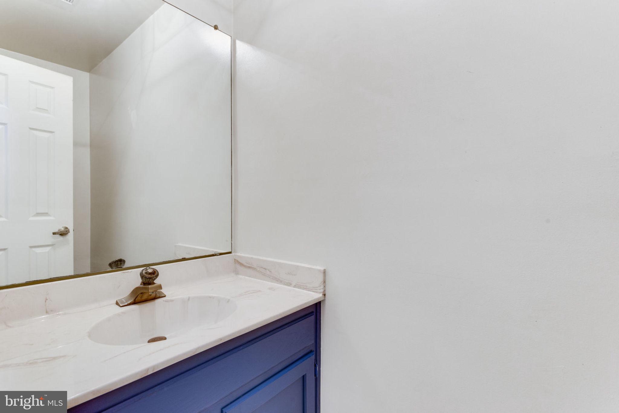 MCLEAN MEWS - Residential Lease