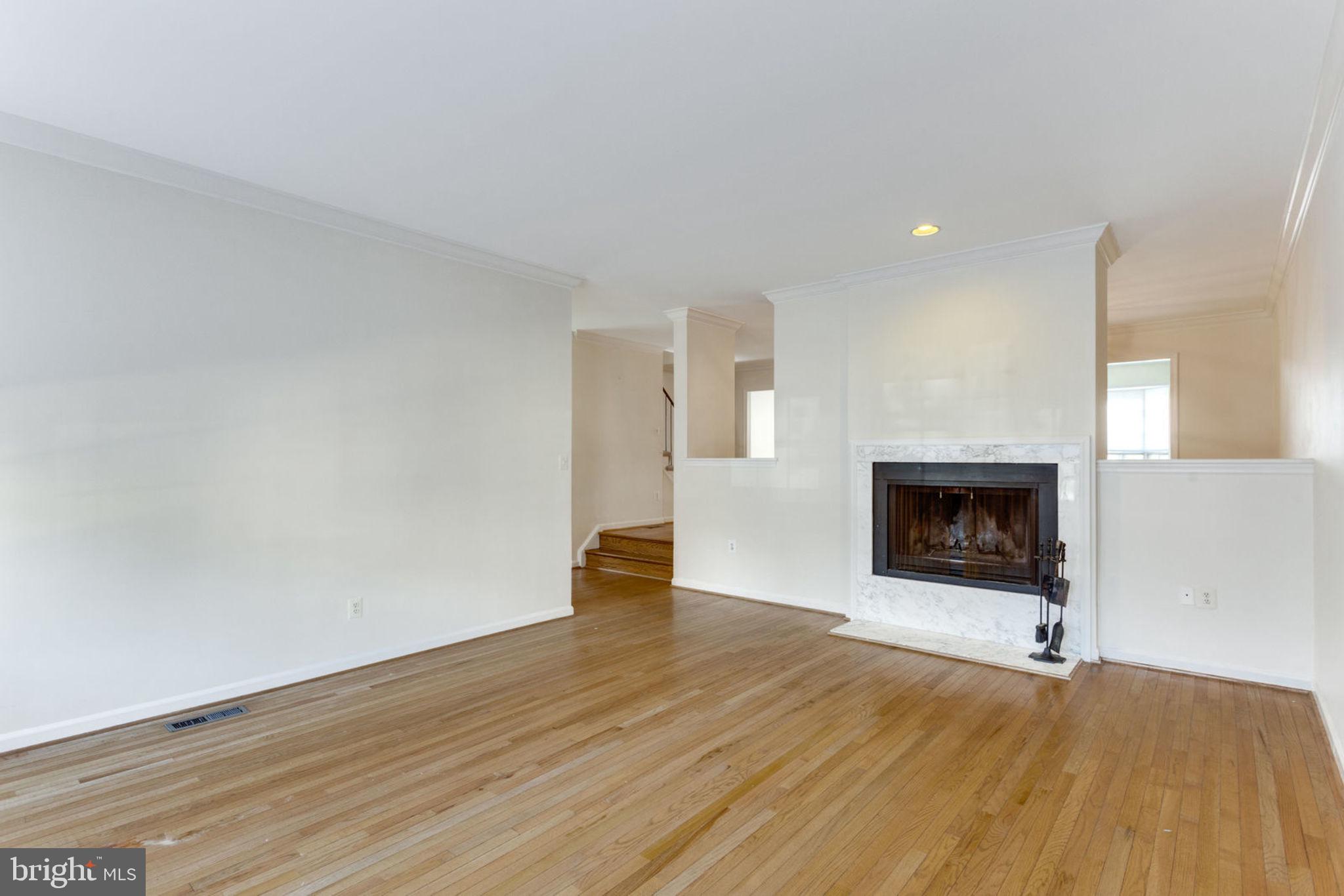 MCLEAN MEWS - Residential Lease