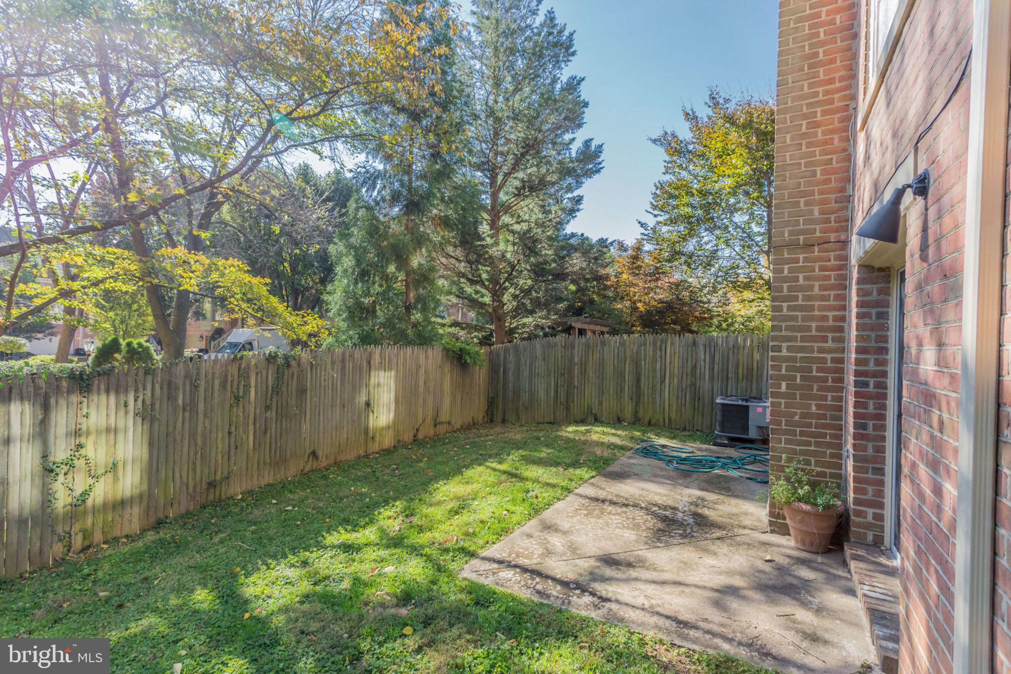 MCLEAN MEWS - Residential Lease