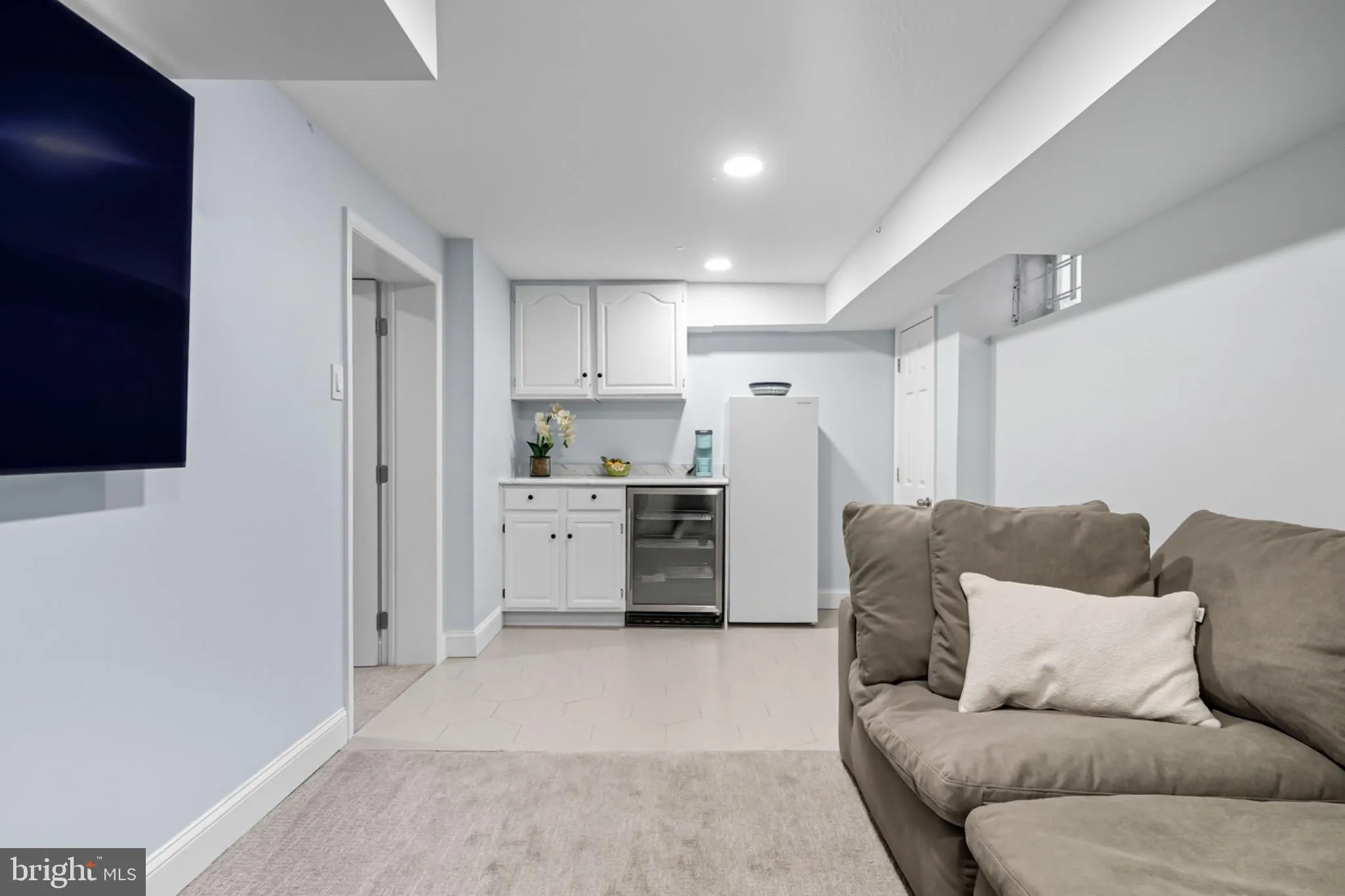 Ardmore, Pennsylvania 19003, United States, 4 Bedrooms Bedrooms, ,4 BathroomsBathrooms,Residential,Contingent,207714