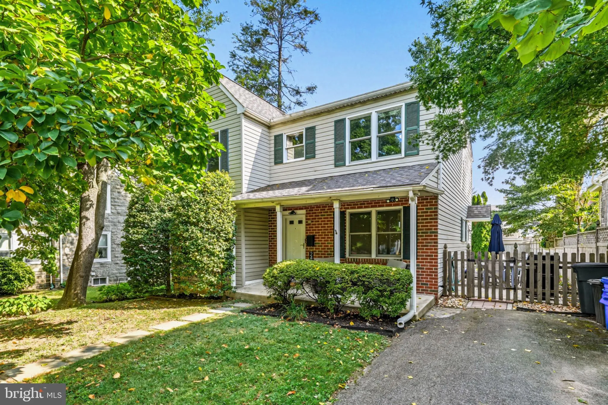 Ardmore, Pennsylvania 19003, United States, 4 Bedrooms Bedrooms, ,4 BathroomsBathrooms,Residential,Contingent,207714