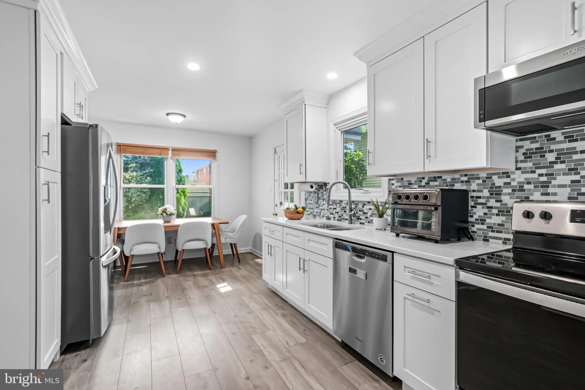 Ardmore, Pennsylvania 19003, United States, 4 Bedrooms Bedrooms, ,4 BathroomsBathrooms,Residential,Contingent,207714