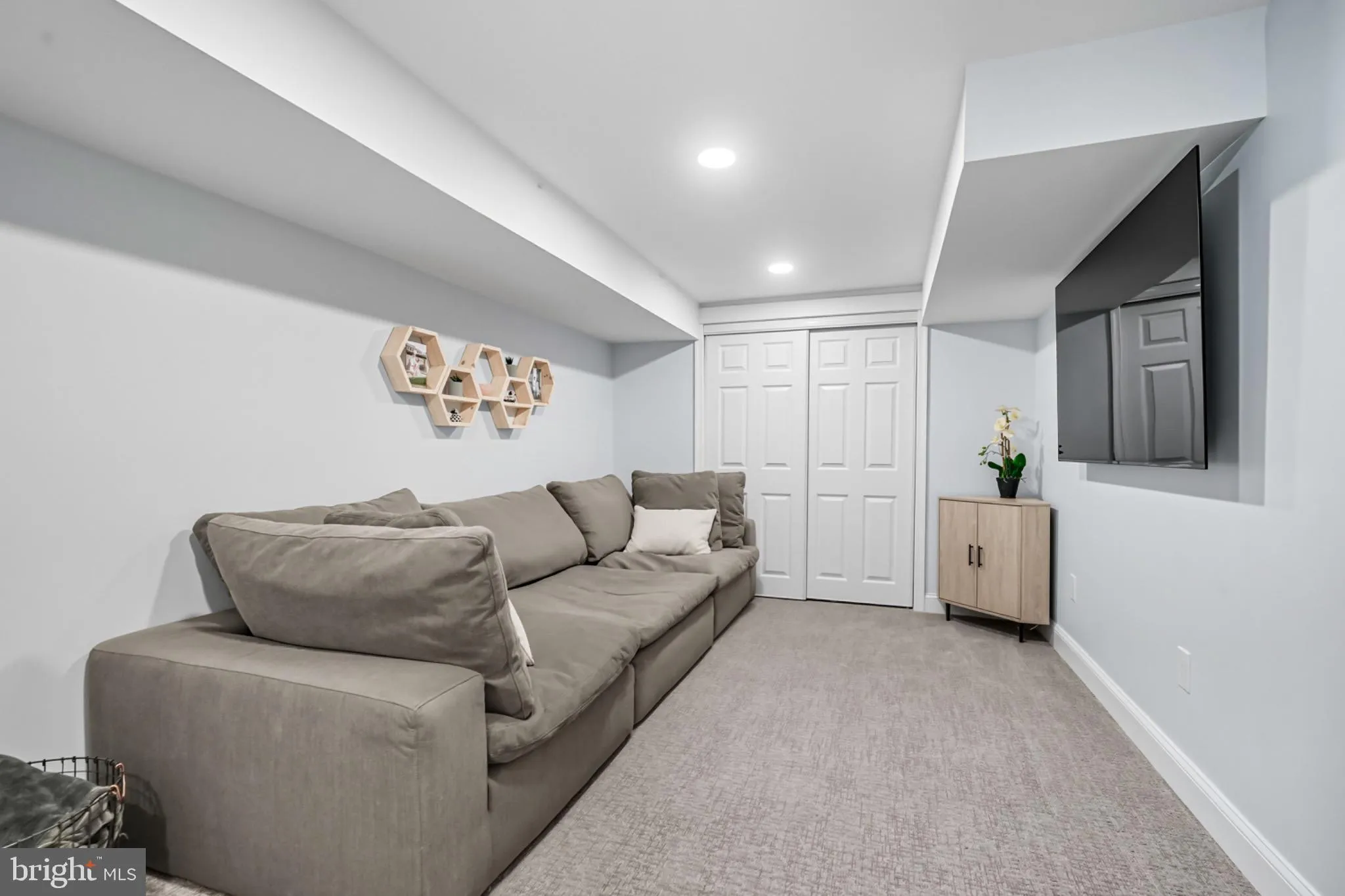 Ardmore, Pennsylvania 19003, United States, 4 Bedrooms Bedrooms, ,4 BathroomsBathrooms,Residential,Contingent,207714