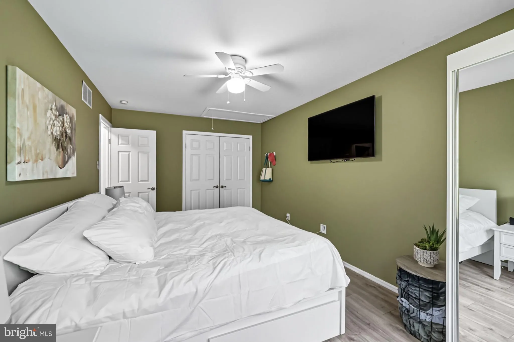 Ardmore, Pennsylvania 19003, United States, 4 Bedrooms Bedrooms, ,4 BathroomsBathrooms,Residential,Contingent,207714