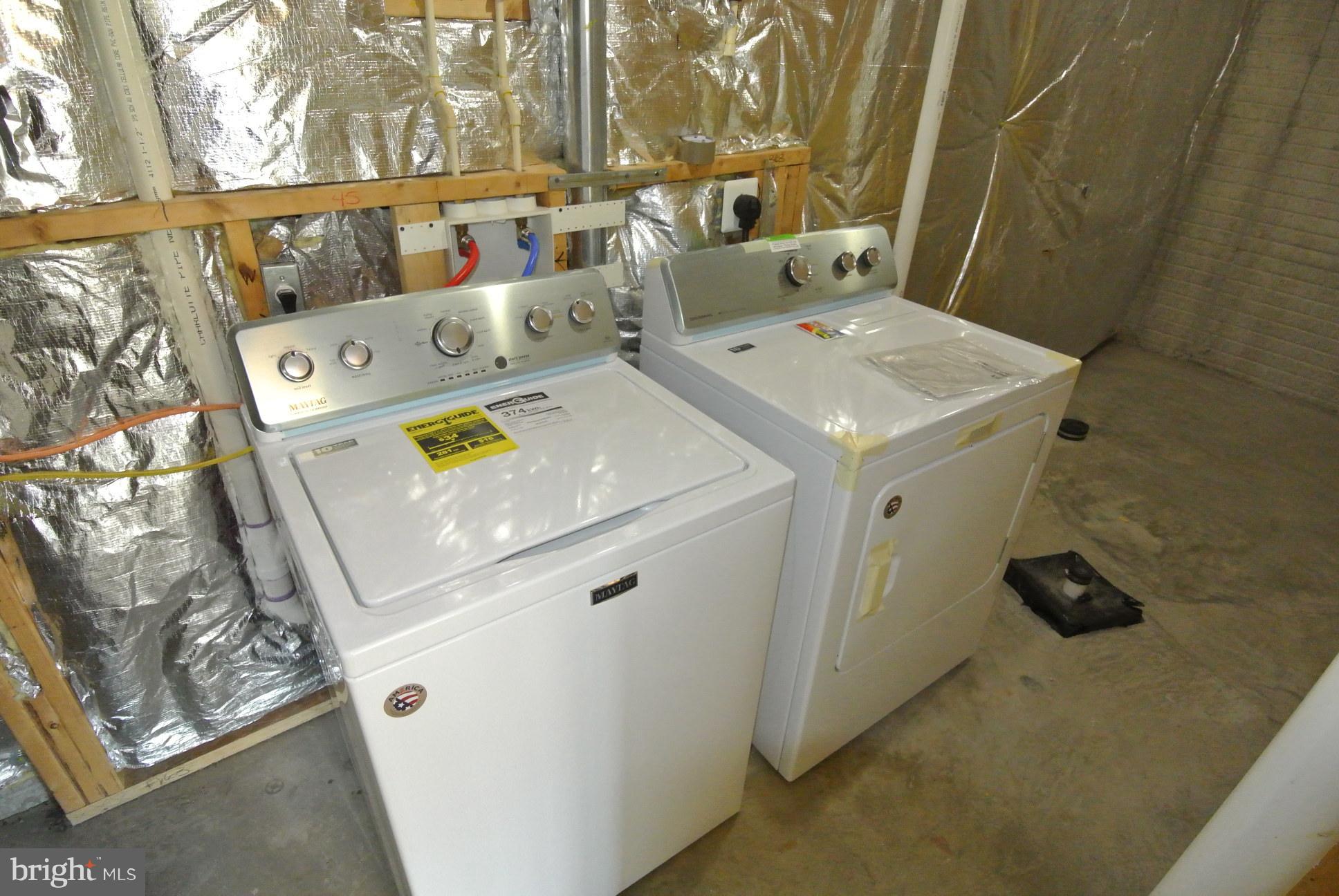 HOLLY WOODS - Residential Lease