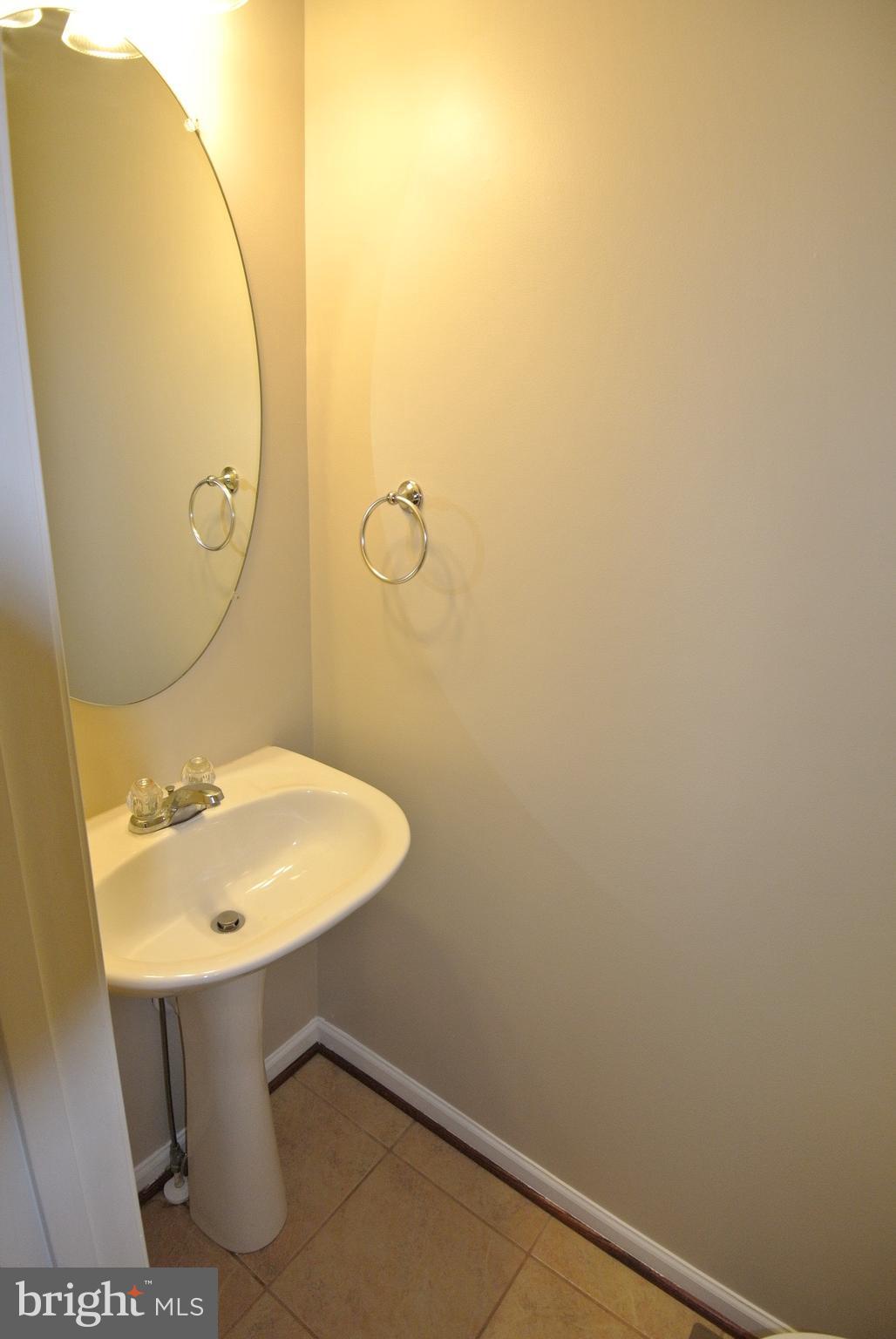 HOLLY WOODS - Residential Lease