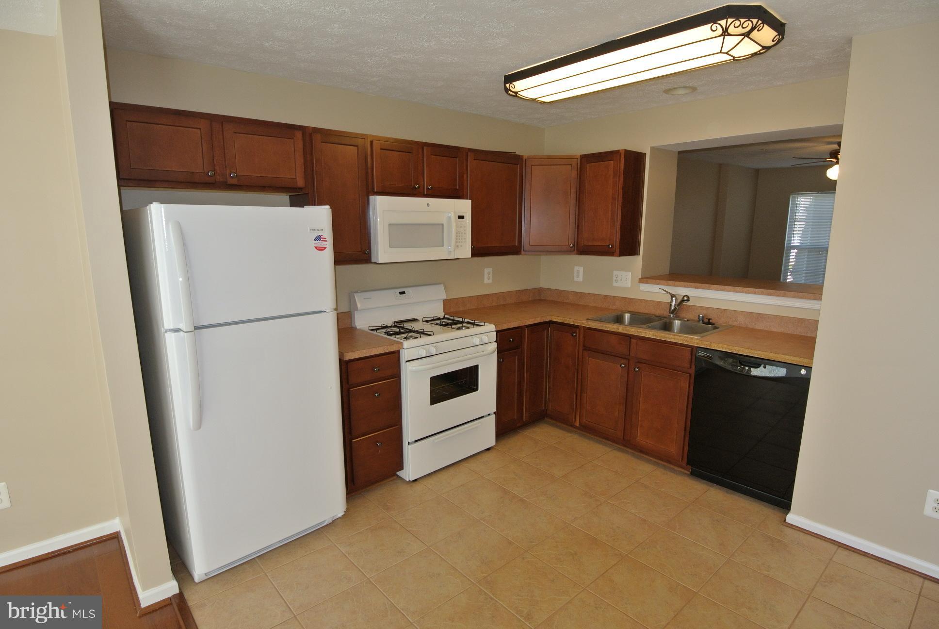 HOLLY WOODS - Residential Lease