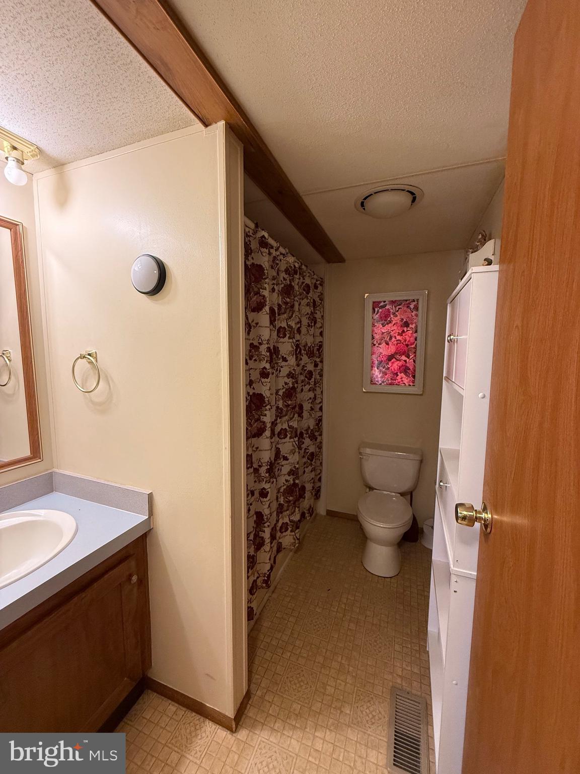 KINGS CROSSING - Residential