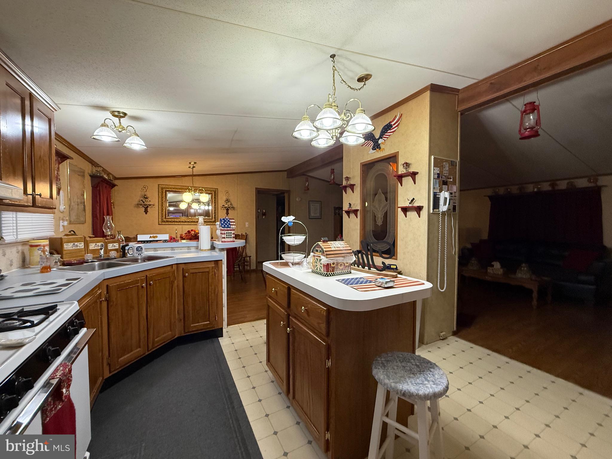 KINGS CROSSING - Residential