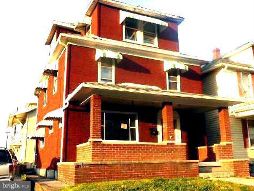 ***REDUCED****Here today...gone tomorrow****DONT MISS THIS AMAZING BRICK HOME.  FIVE BEDROOM.  TWO BATH.  GAS HEAT.  TERRIFIC VALUE!.....WILL NOT LAST.  LOW TAXES.  SET UP A SHOWING TODAY!.....INVESTORS TAKE NOTICE!....POTENTIAL!